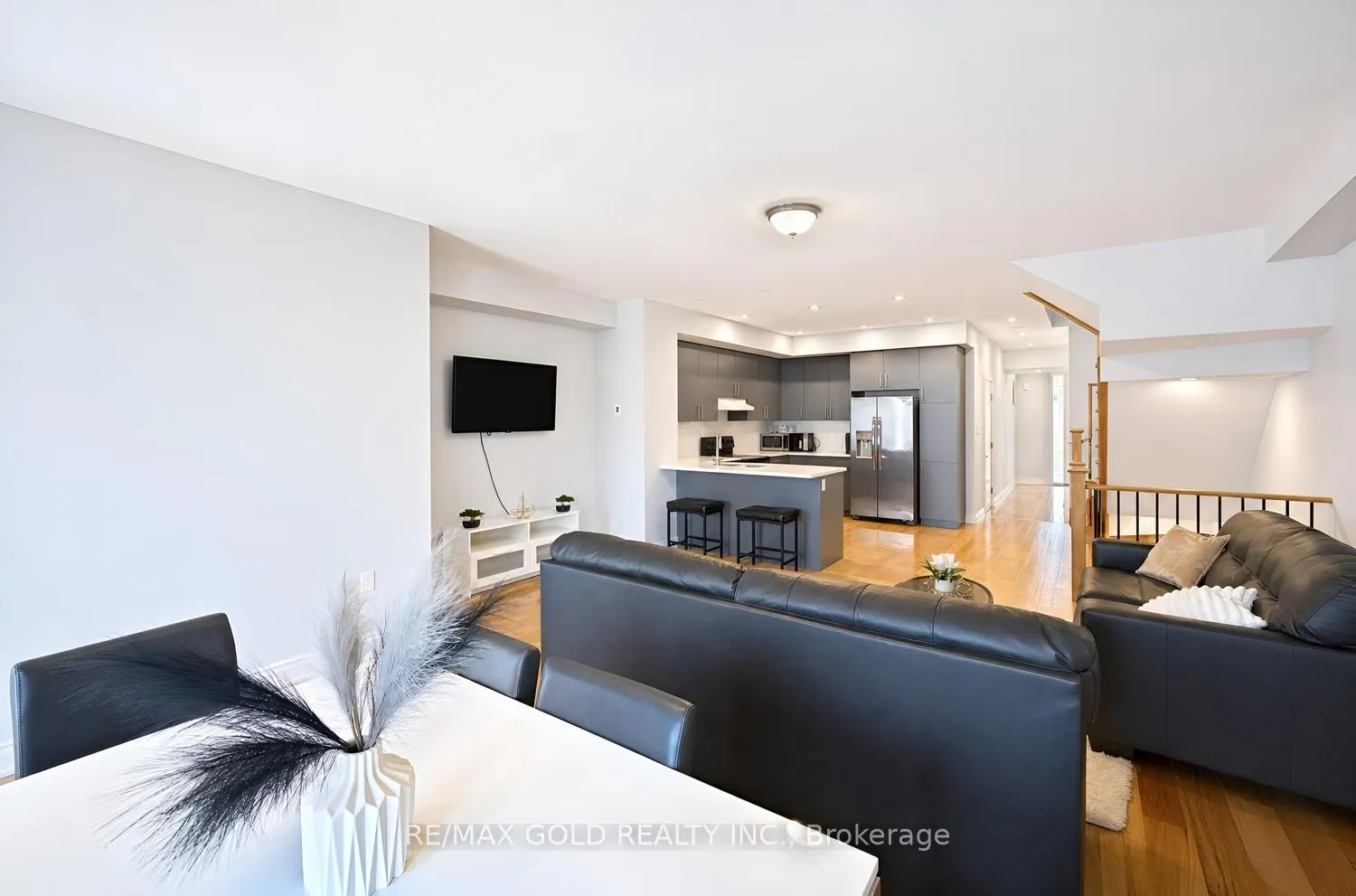 4 Kiernan Crescent N