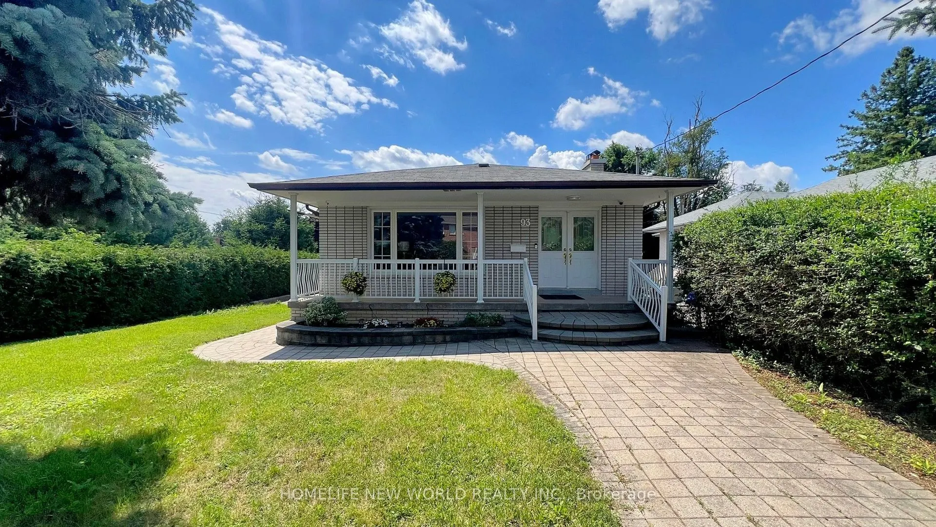 93 CLARK Avenue #main Floor