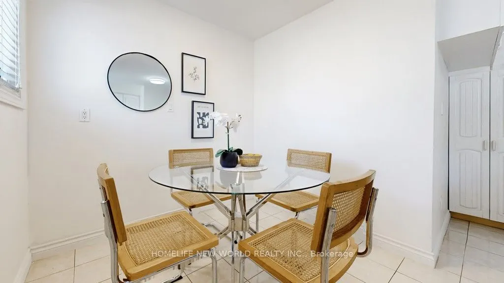 93 CLARK Avenue #main Floor