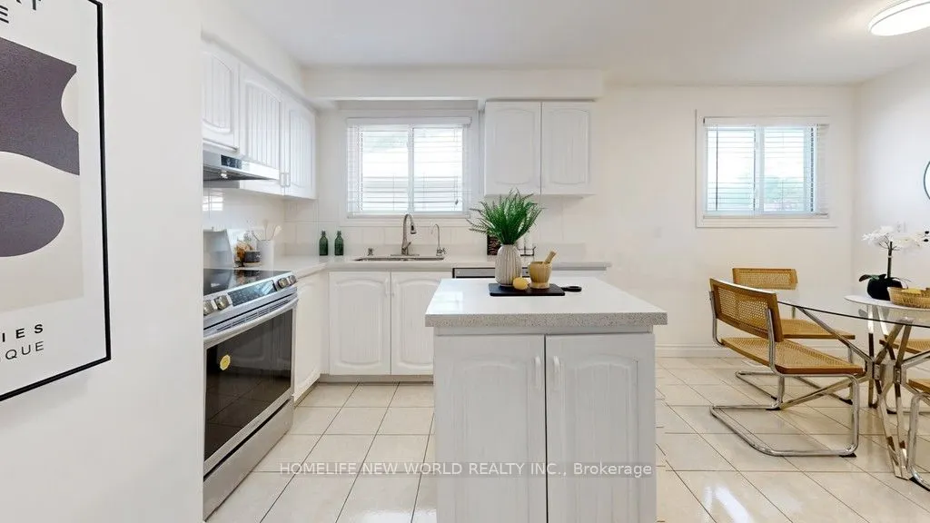 93 CLARK Avenue #main Floor