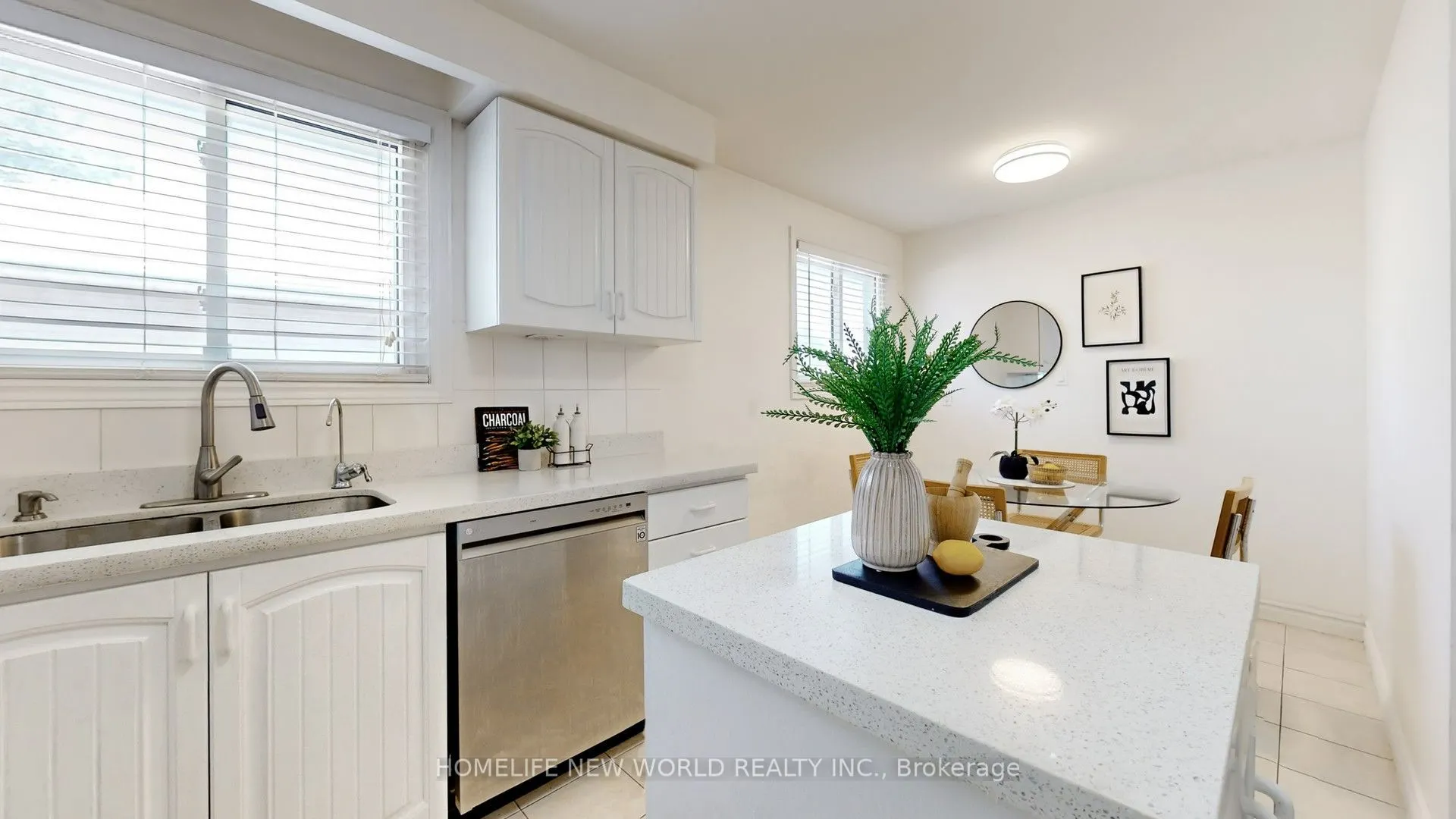 93 CLARK Avenue #main Floor