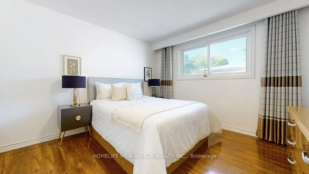 93 CLARK Avenue #main Floor