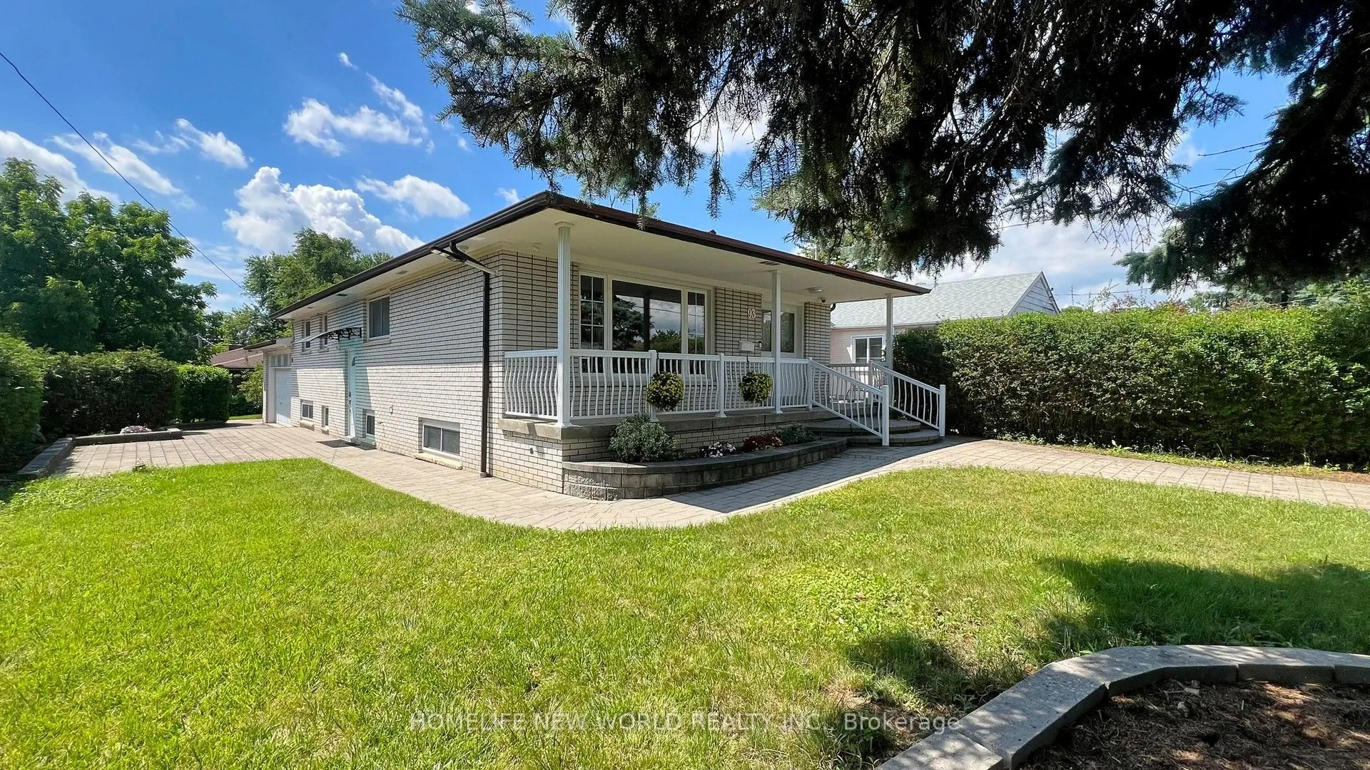 93 CLARK Avenue #main Floor