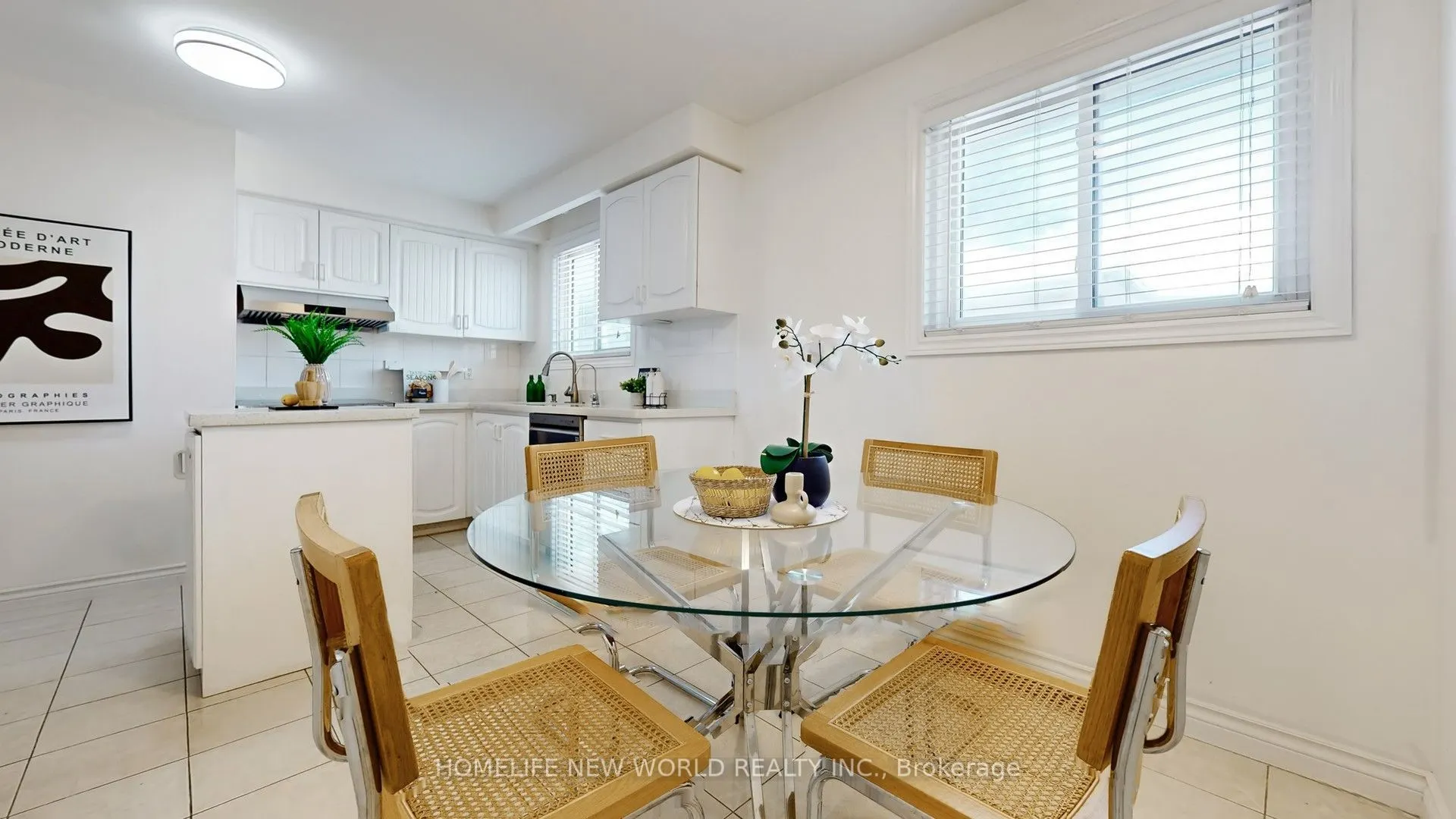 93 CLARK Avenue #main Floor