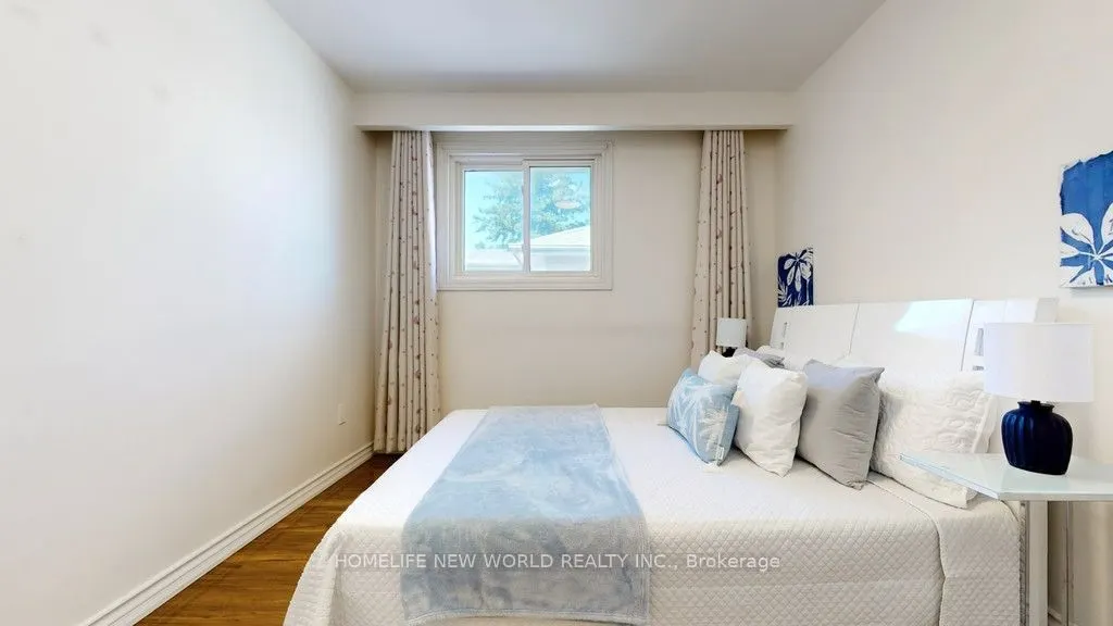 93 CLARK Avenue #main Floor
