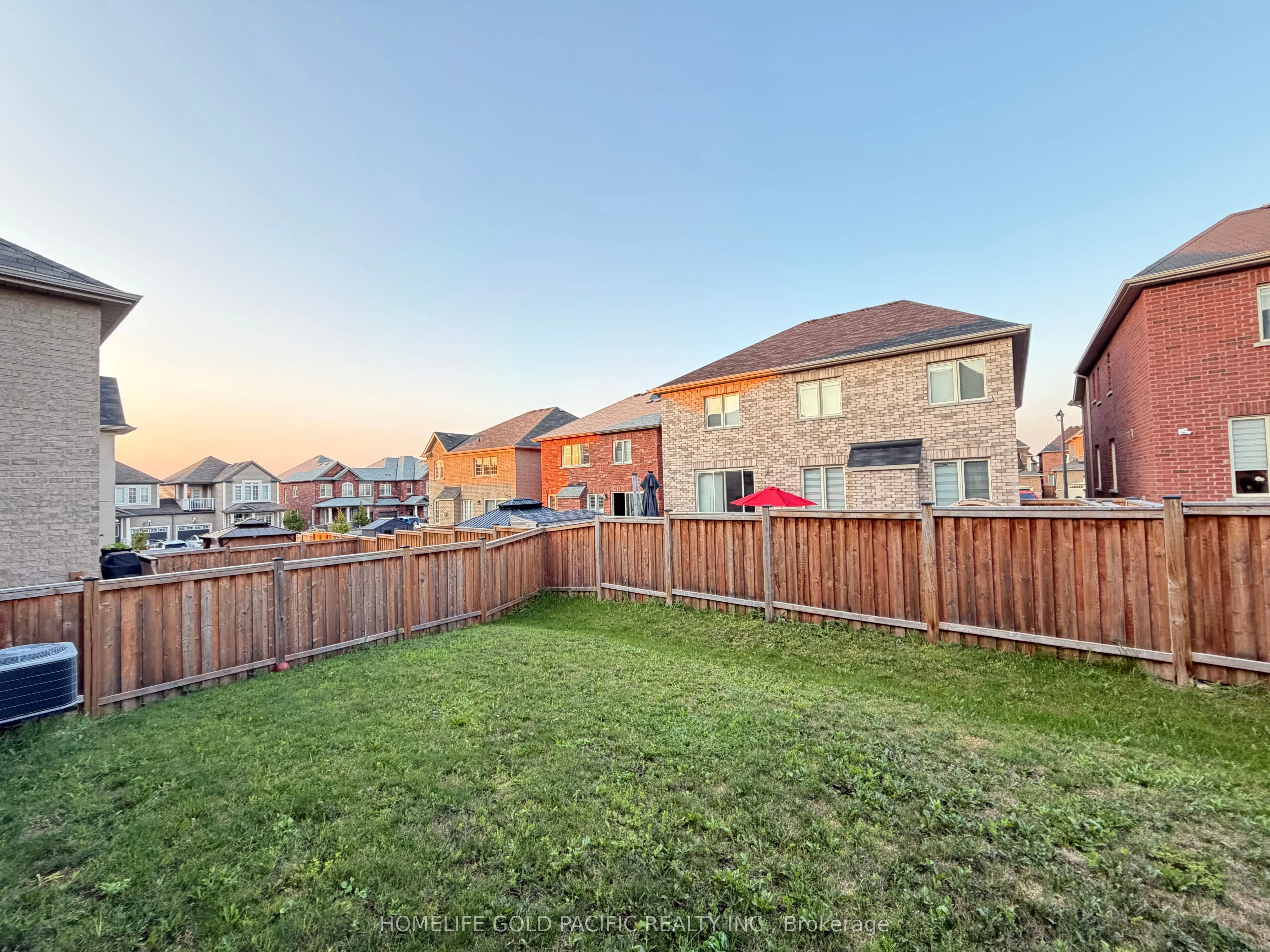 46 Haskins Crescent