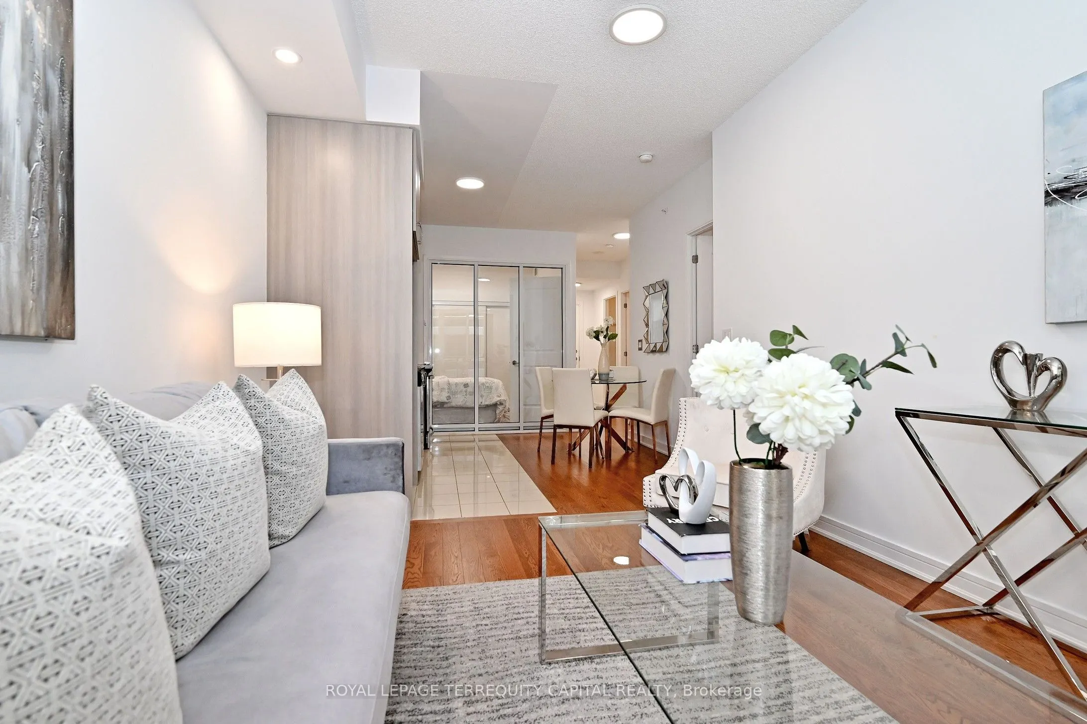 9199 Yonge Street #306