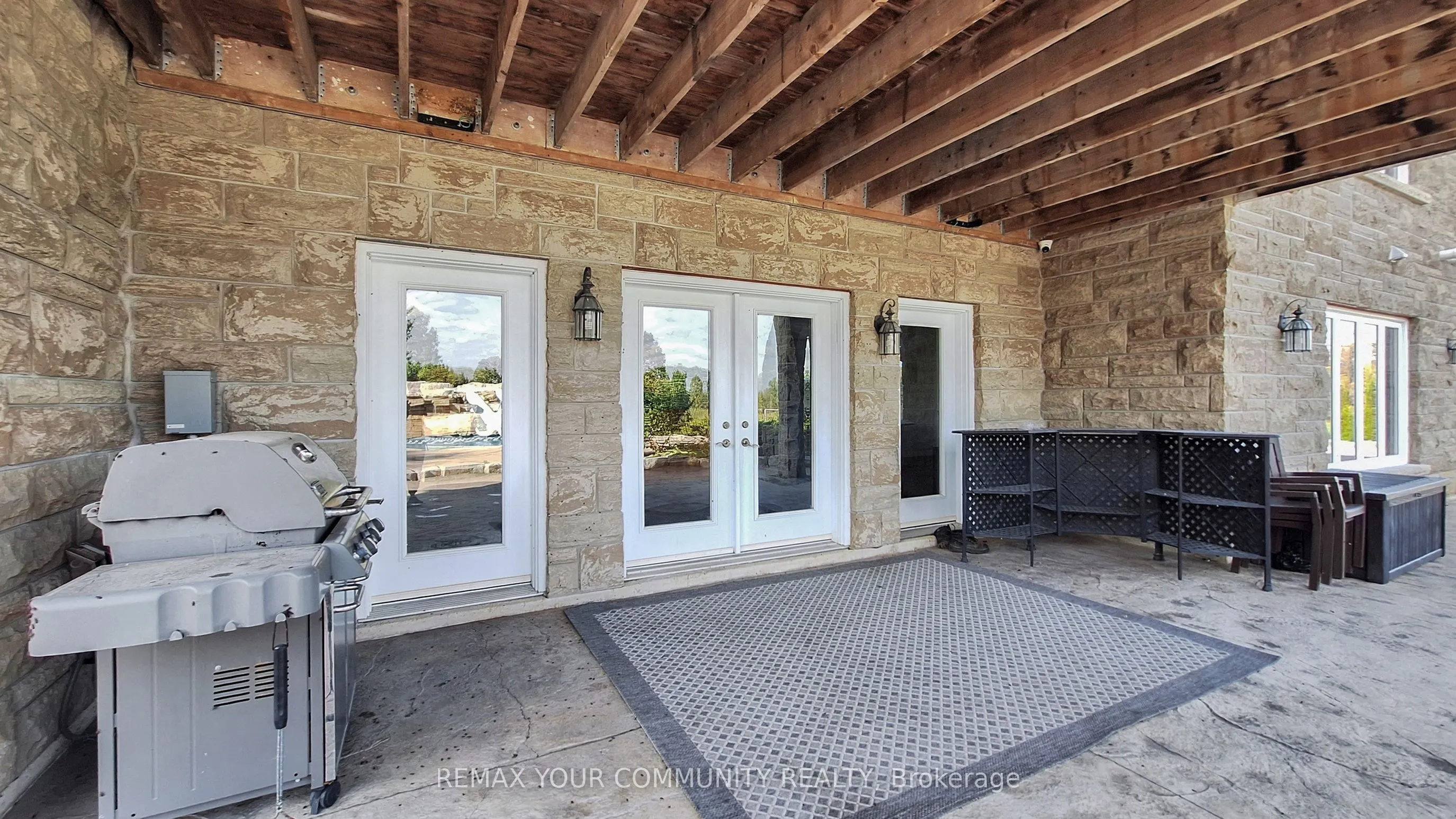 1065 20th Side Road