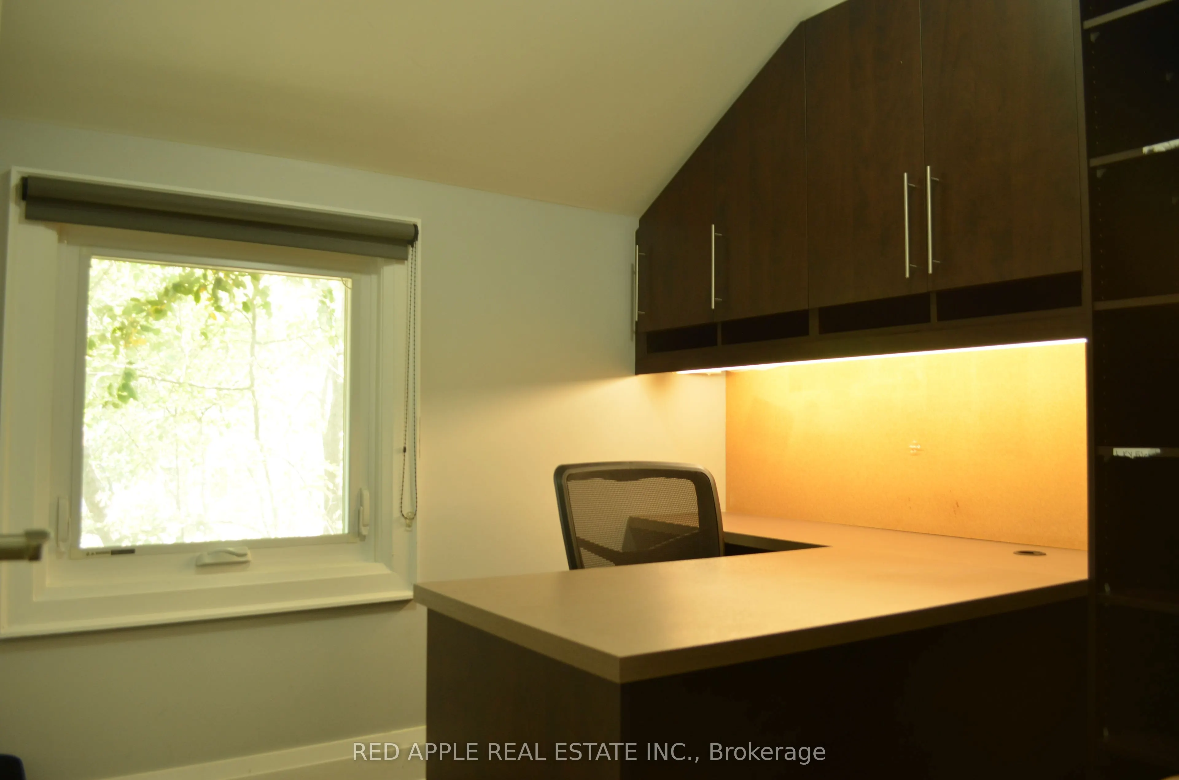 71 Main Street S