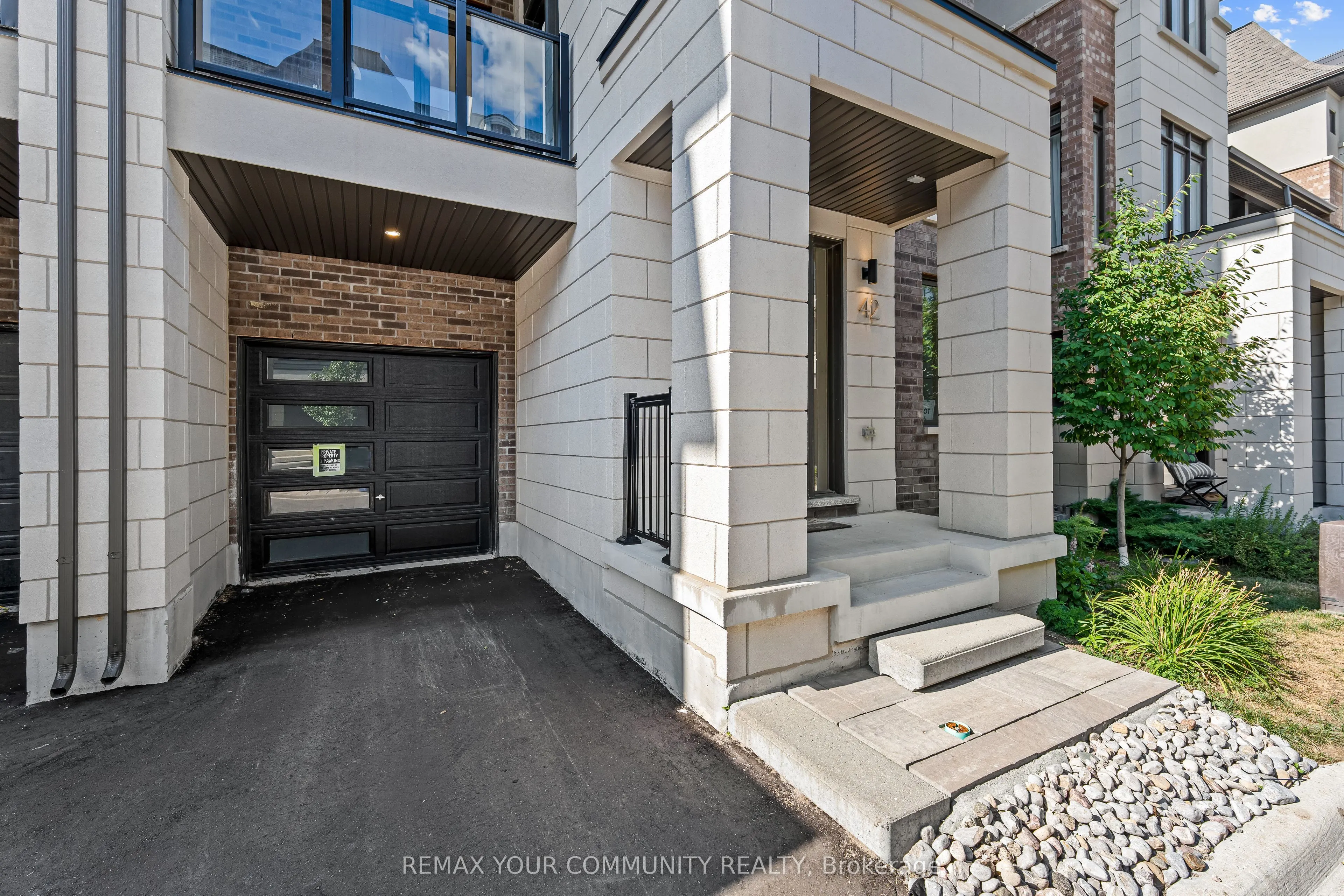 42 Globemaster Lane