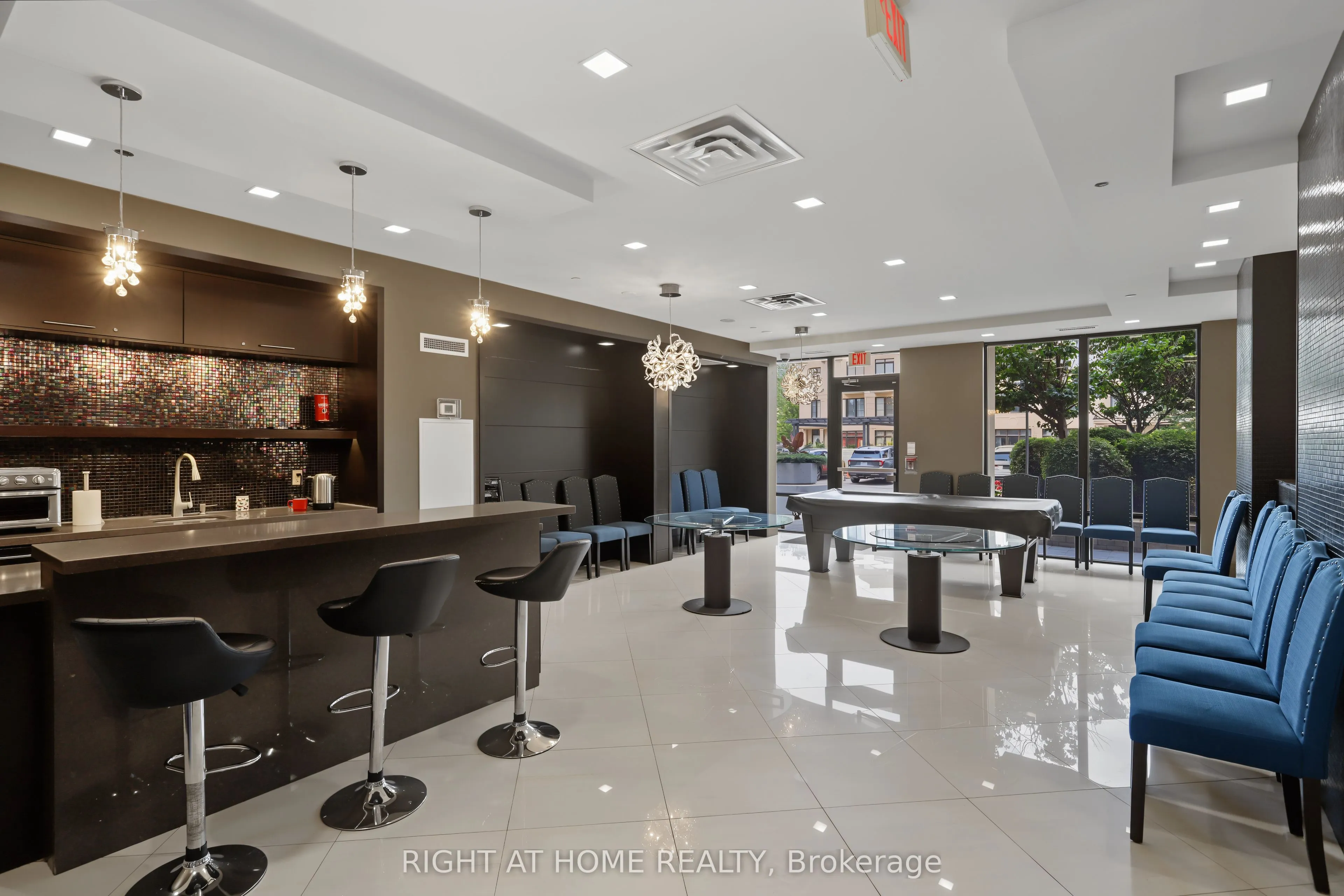 520 Steels Avenue W #1108
