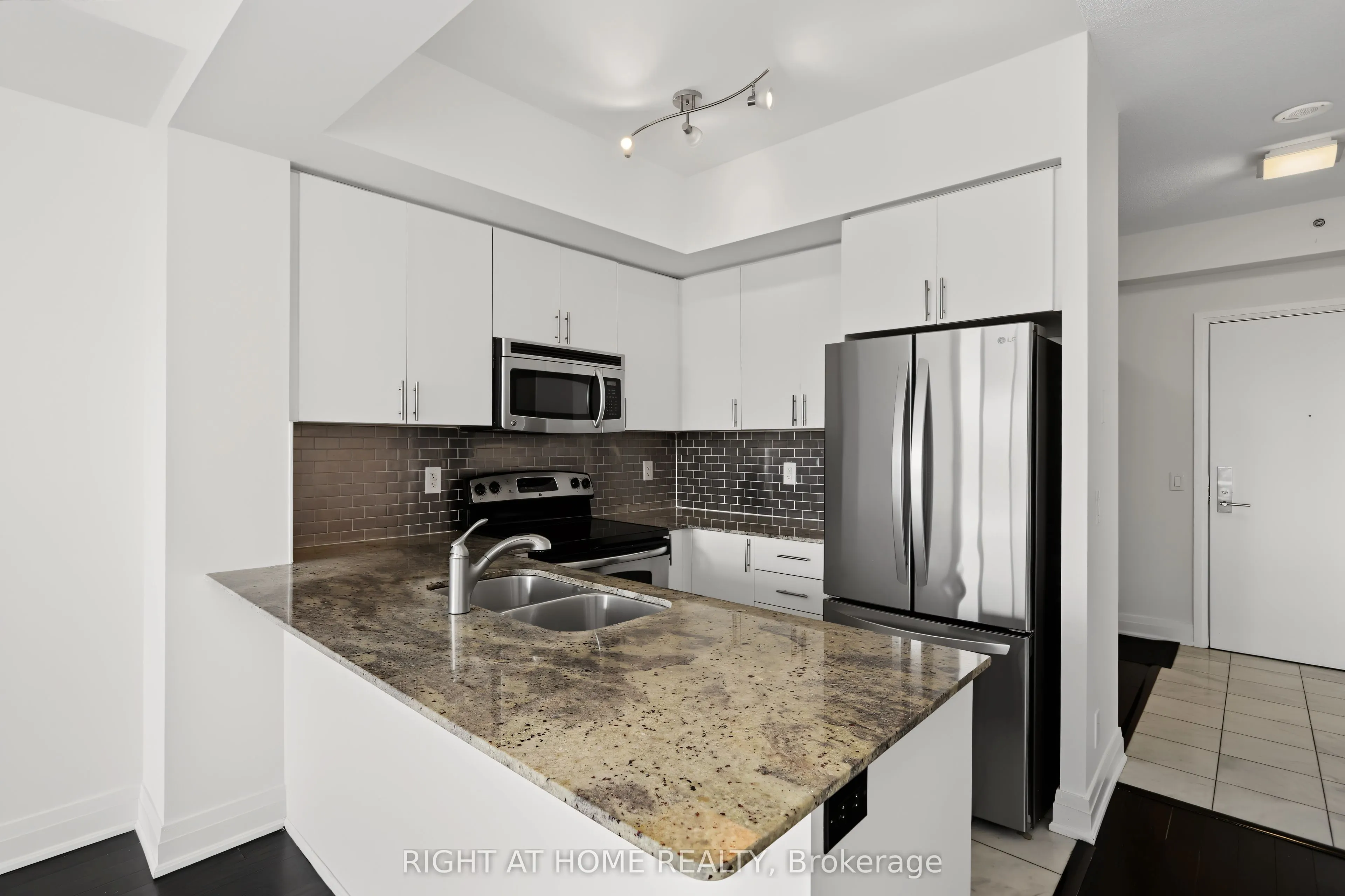520 Steels Avenue W #1108
