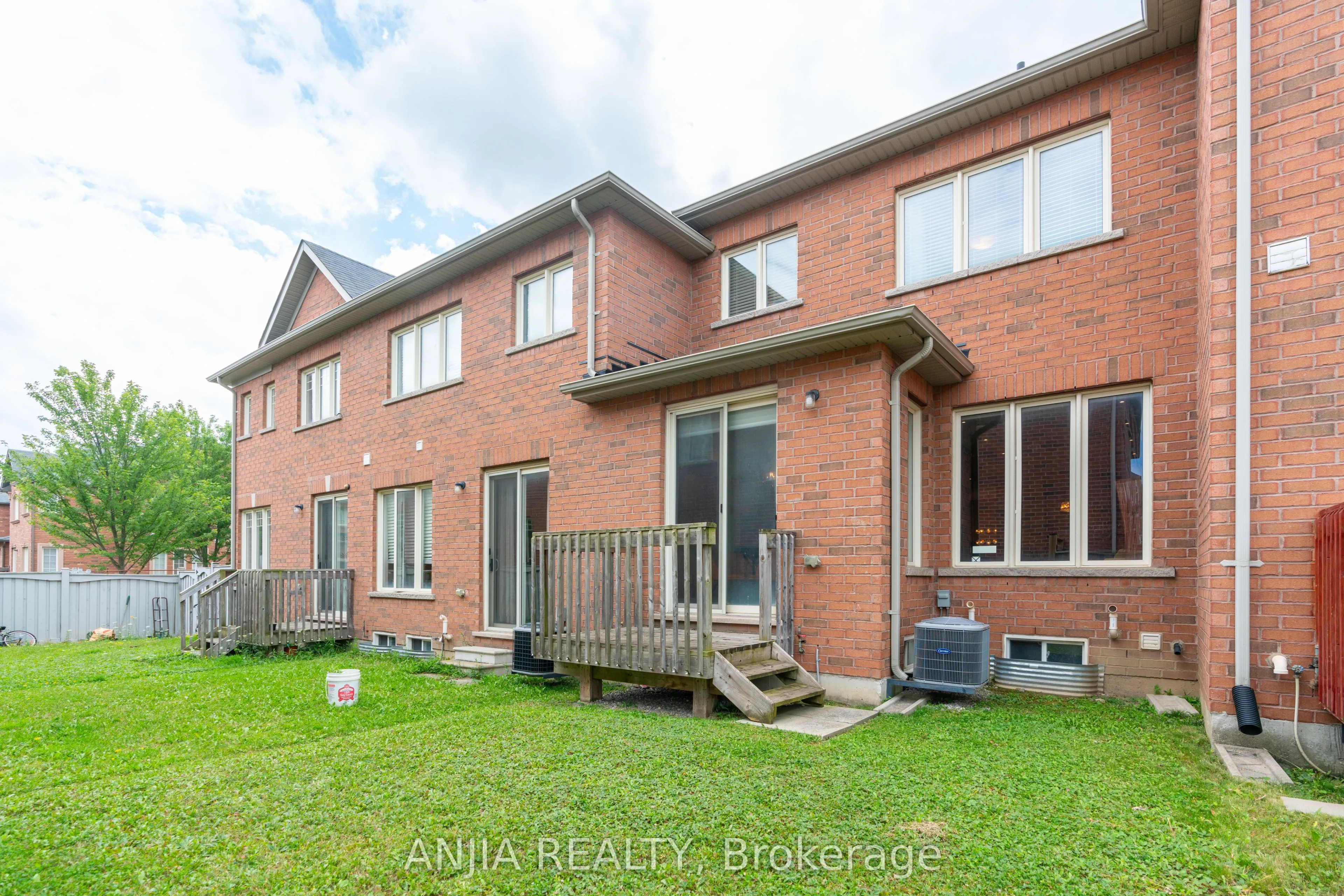 39 Percy Reesor Street