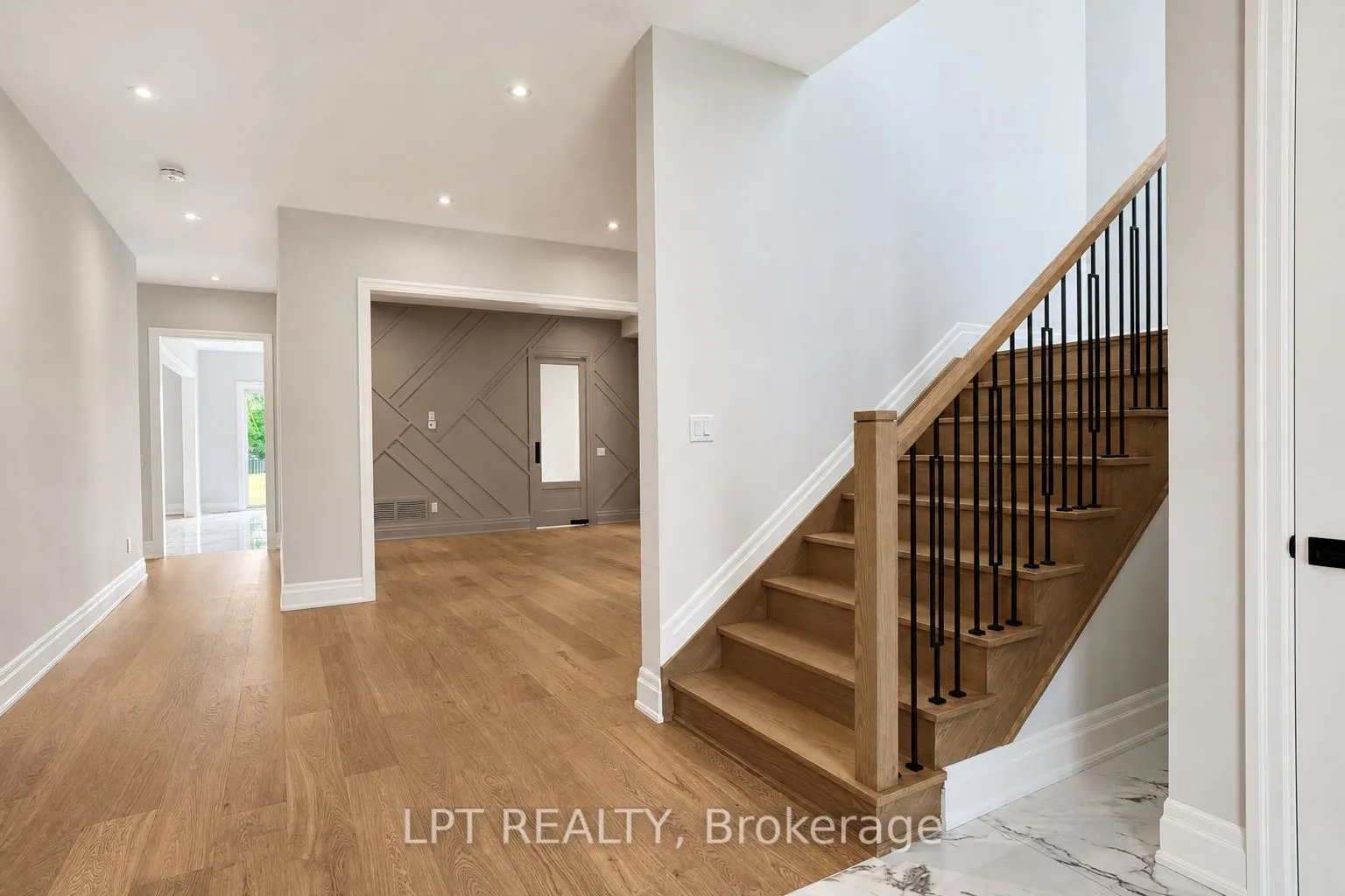 7 Richmond Park Drive