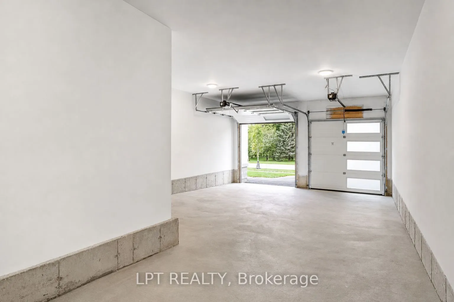 7 Richmond Park Drive
