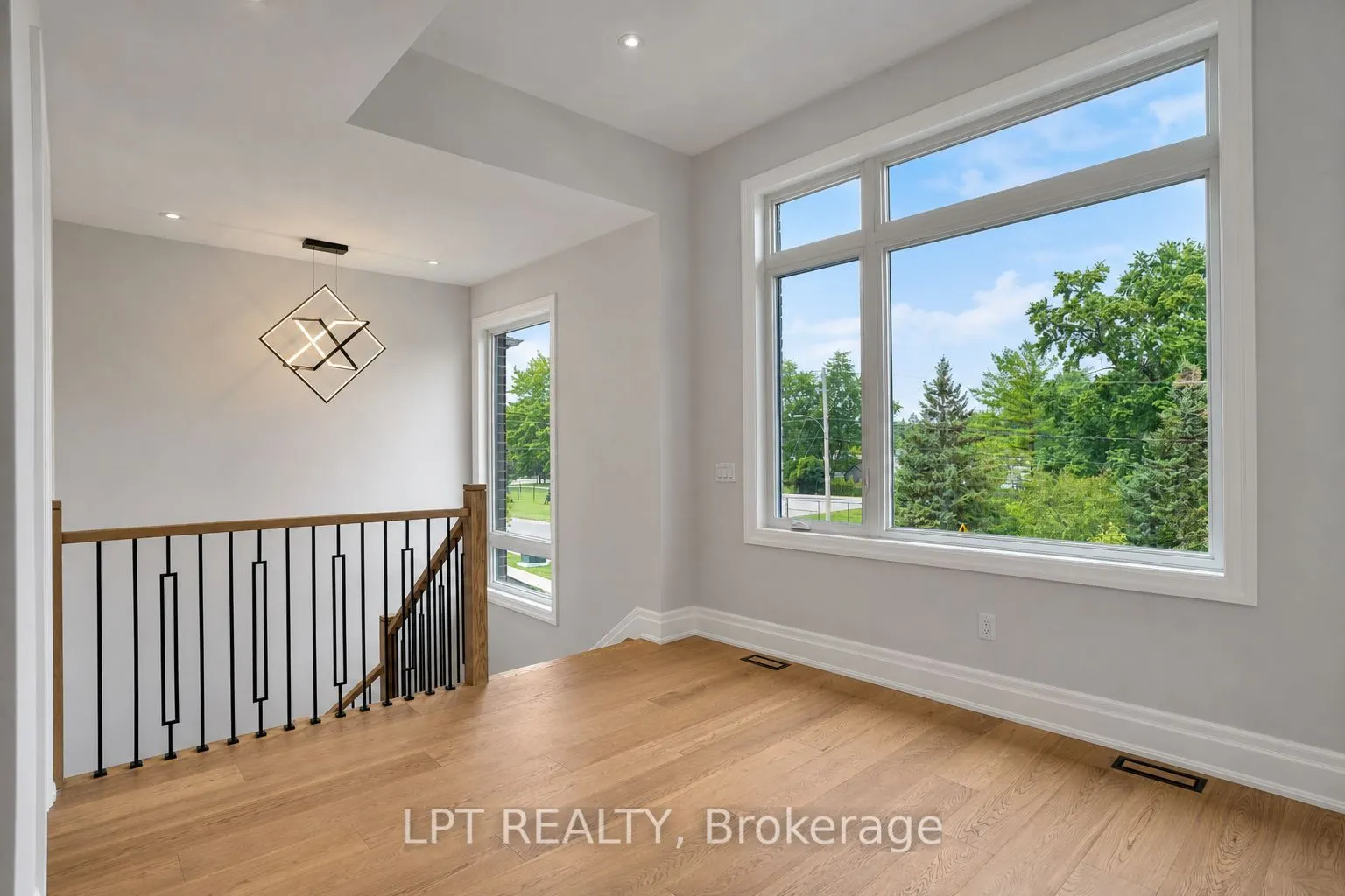 7 Richmond Park Drive