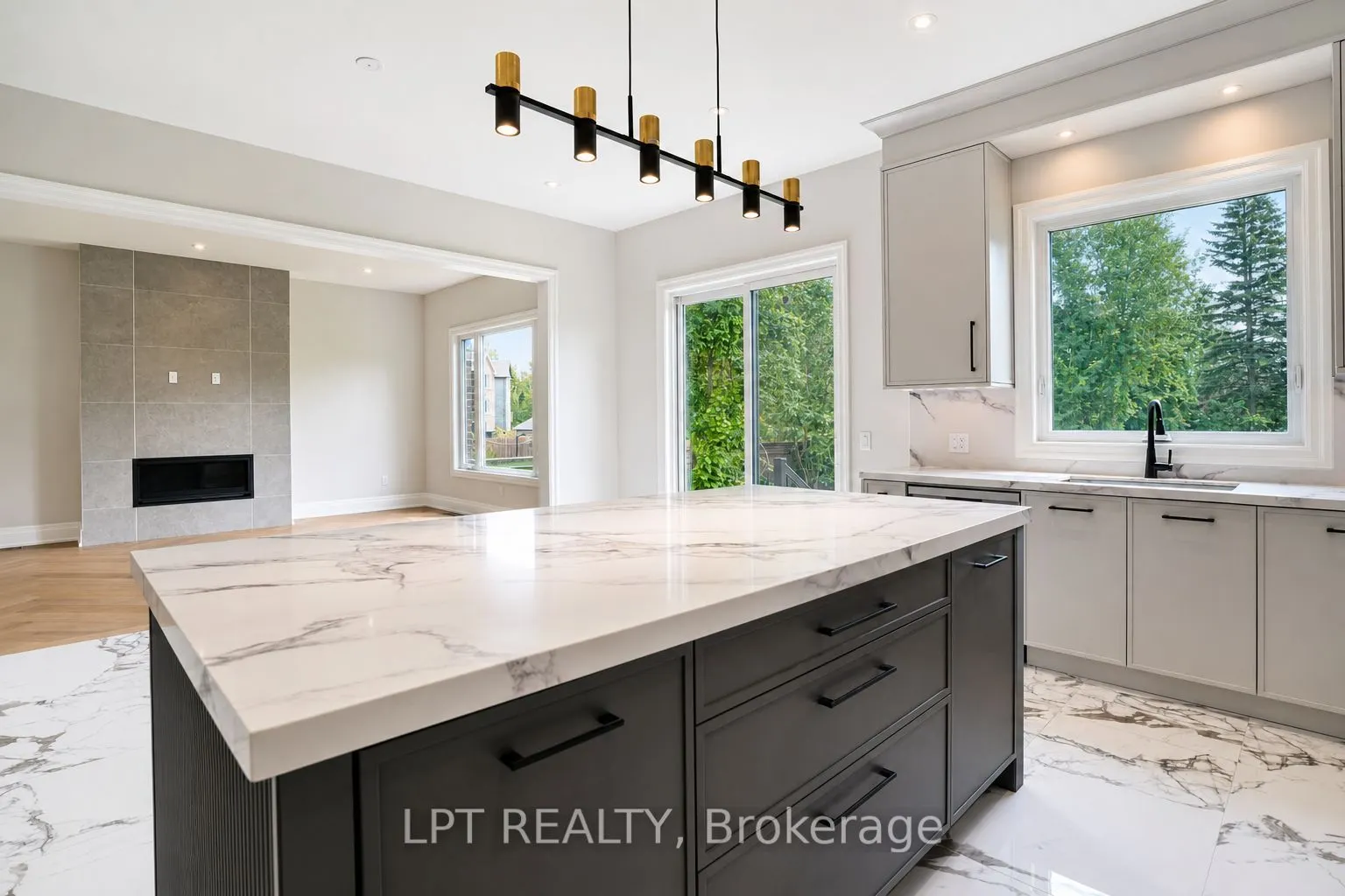 7 Richmond Park Drive