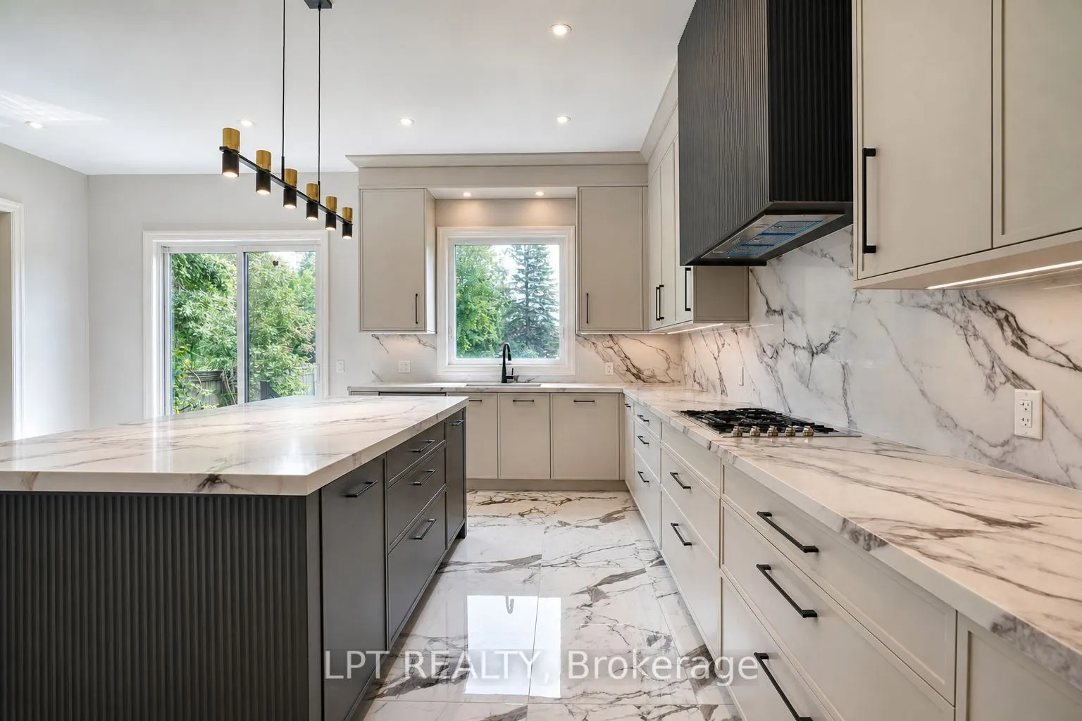7 Richmond Park Drive