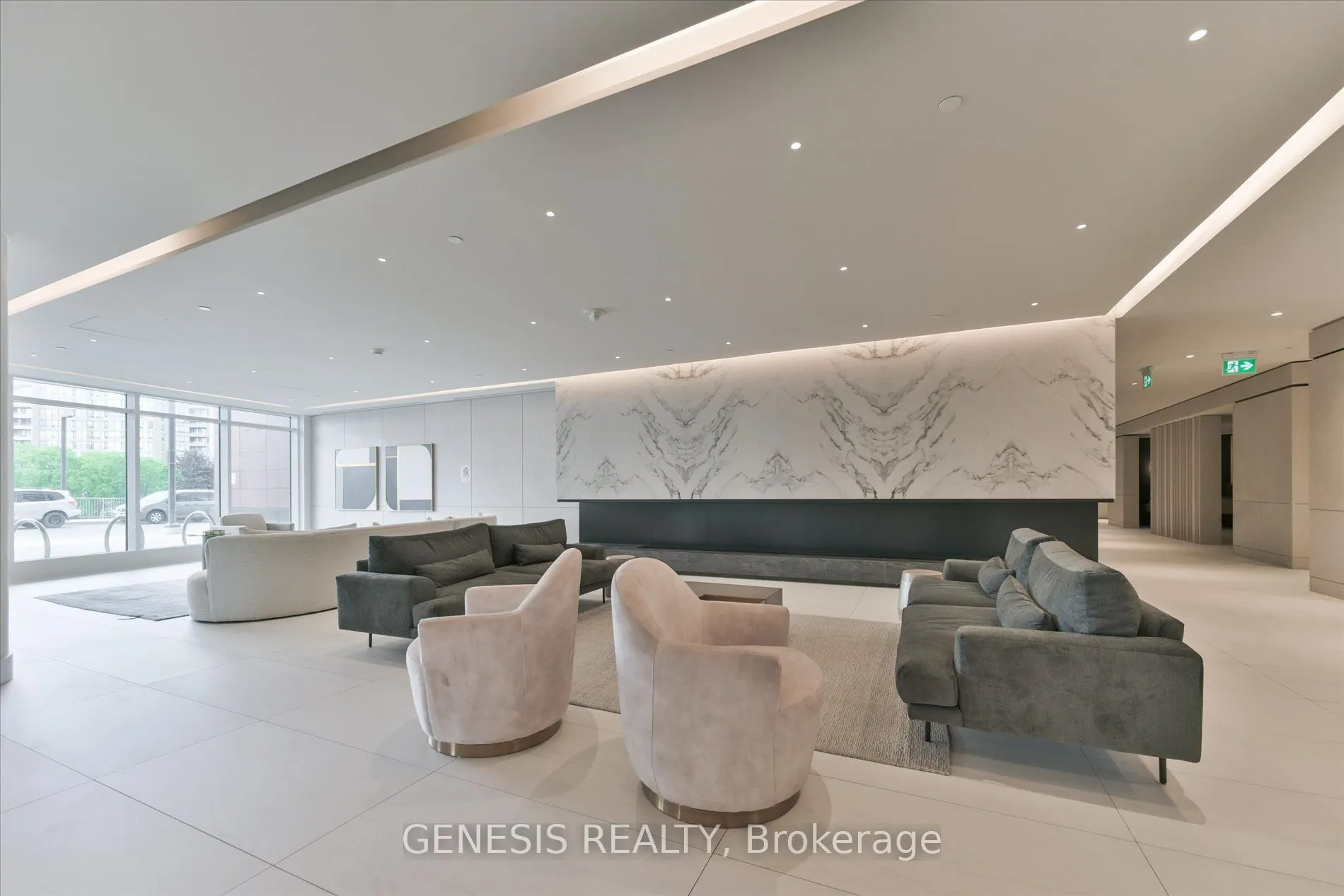 30 Upper Mall Way #2203
