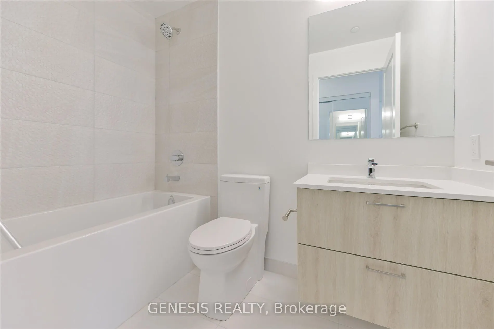 30 Upper Mall Way #2203