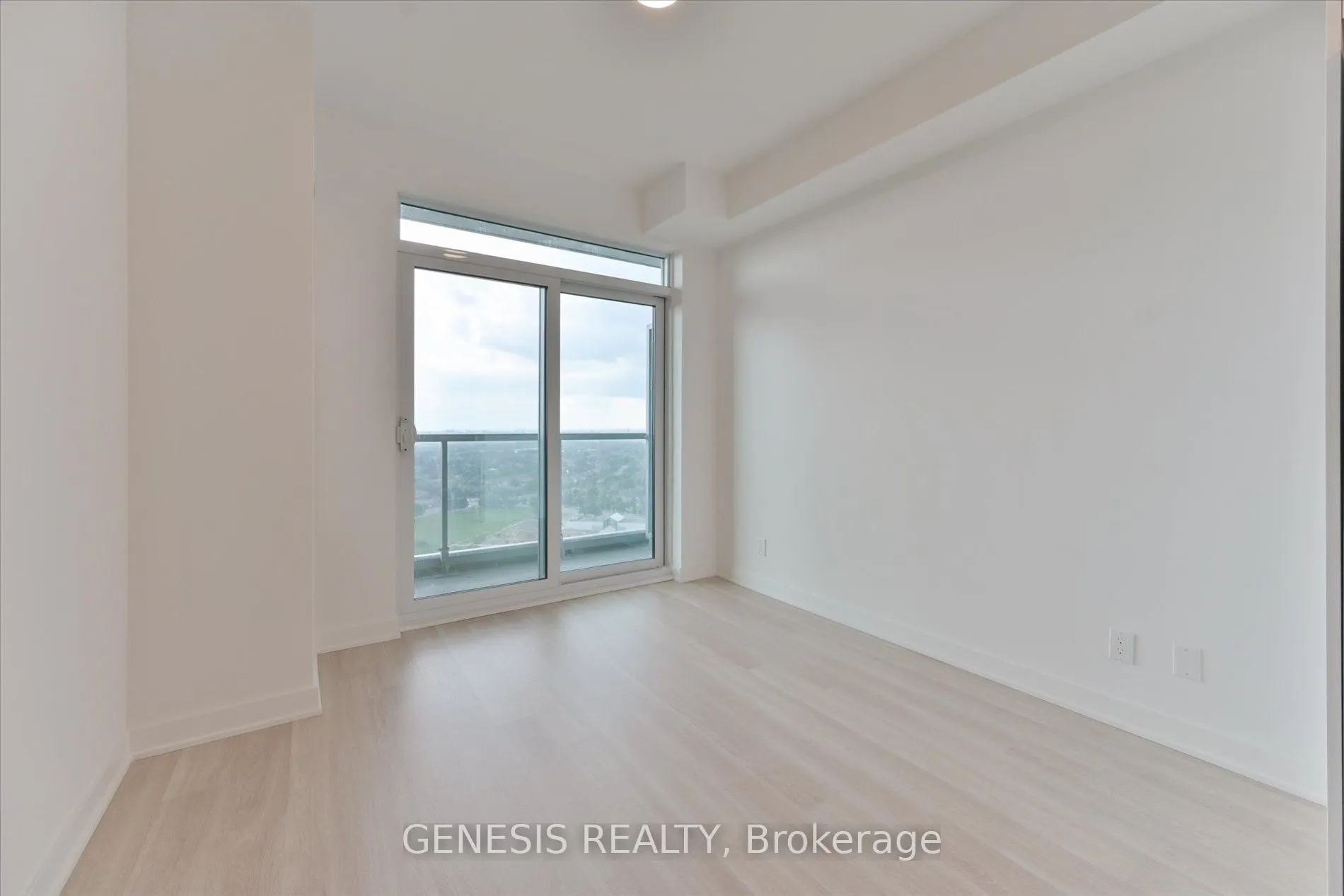 30 Upper Mall Way #2203