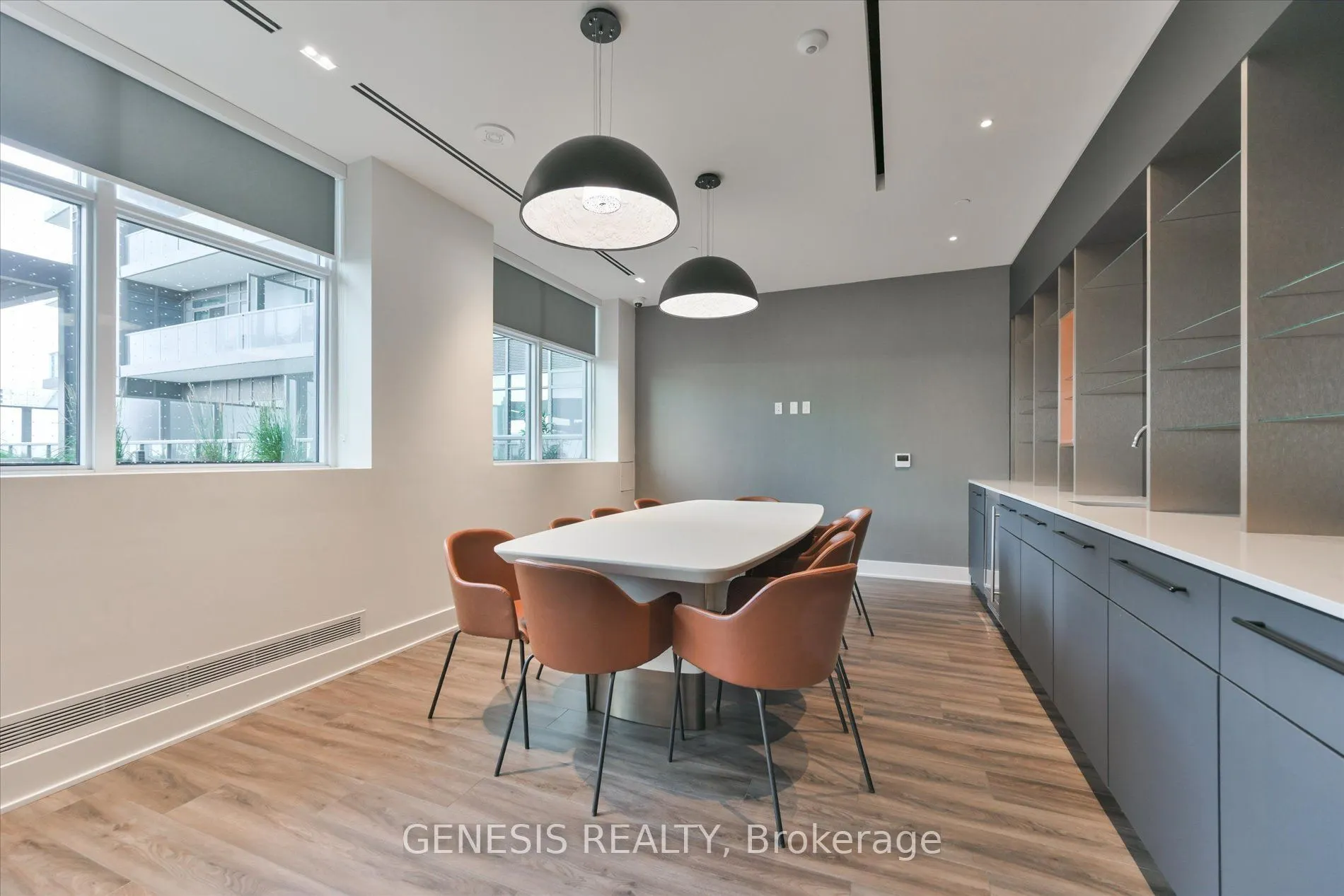 30 Upper Mall Way #2203
