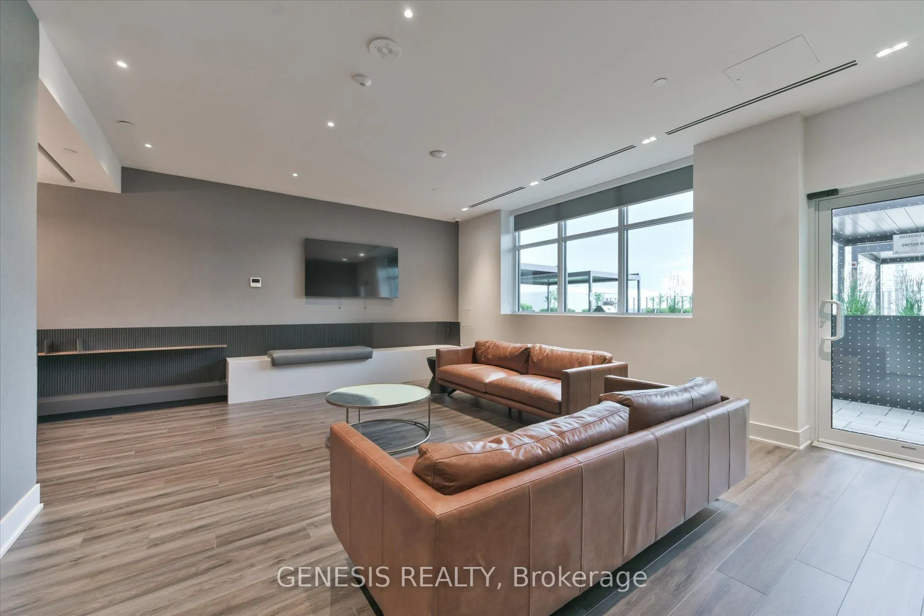 30 Upper Mall Way #2203