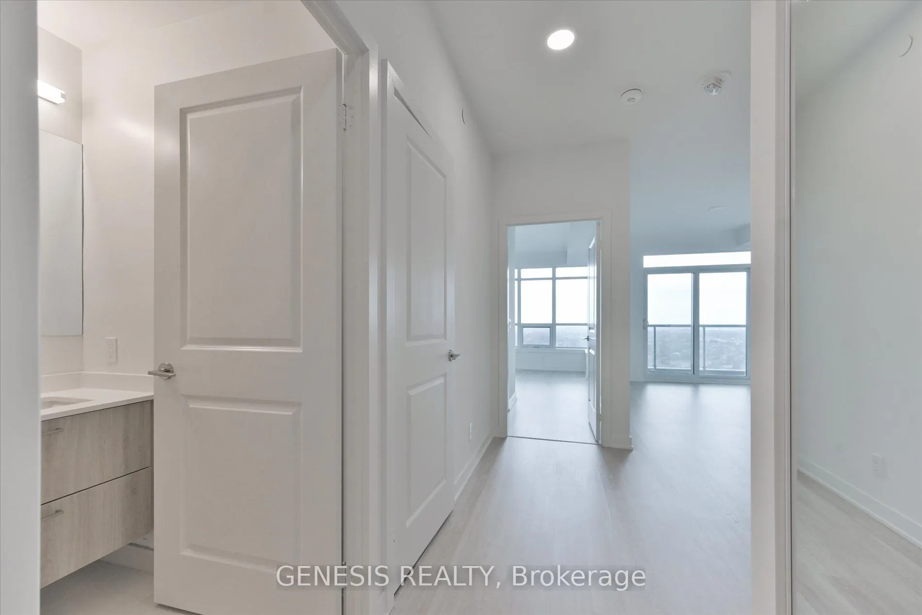 30 Upper Mall Way #2203