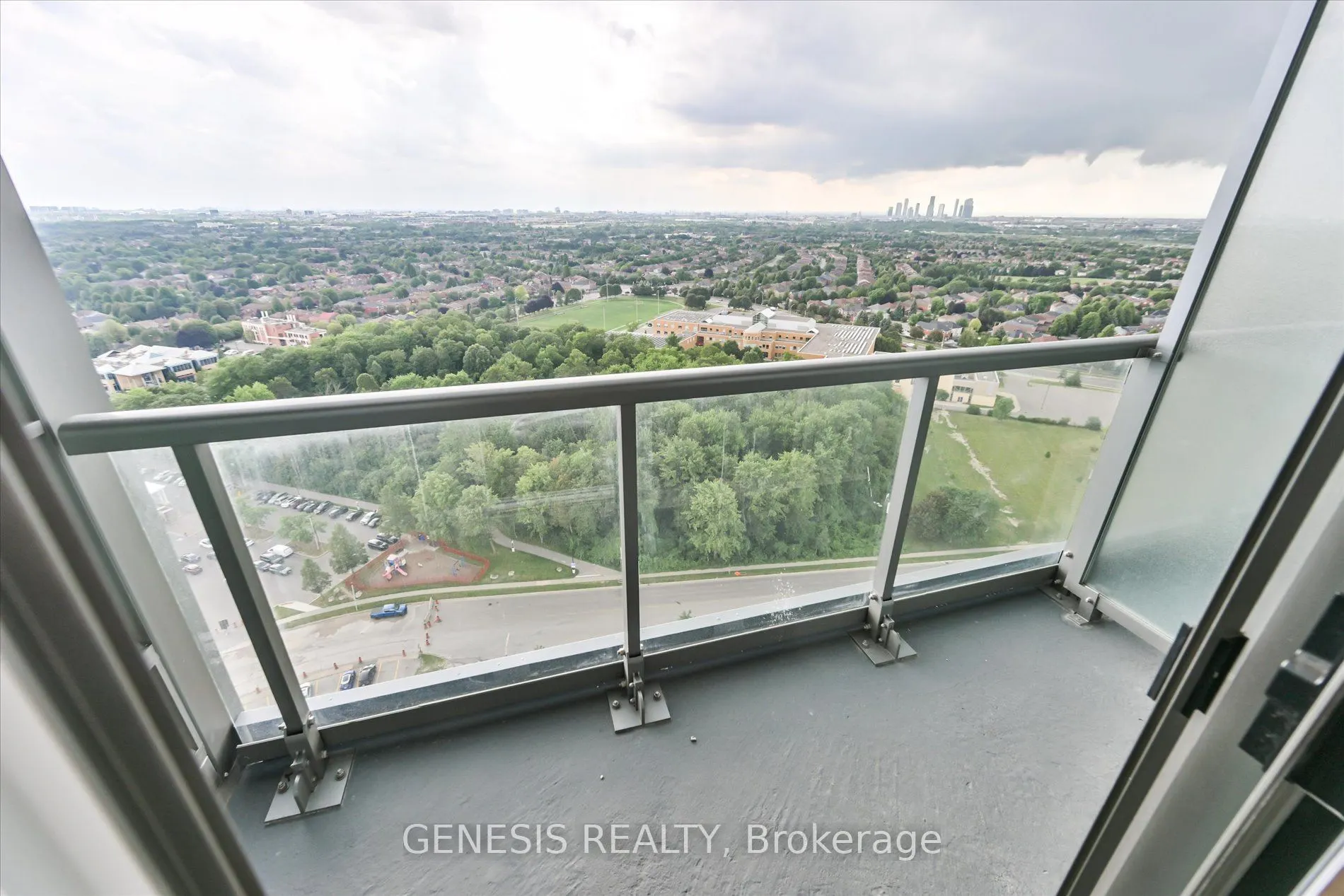 30 Upper Mall Way #2203
