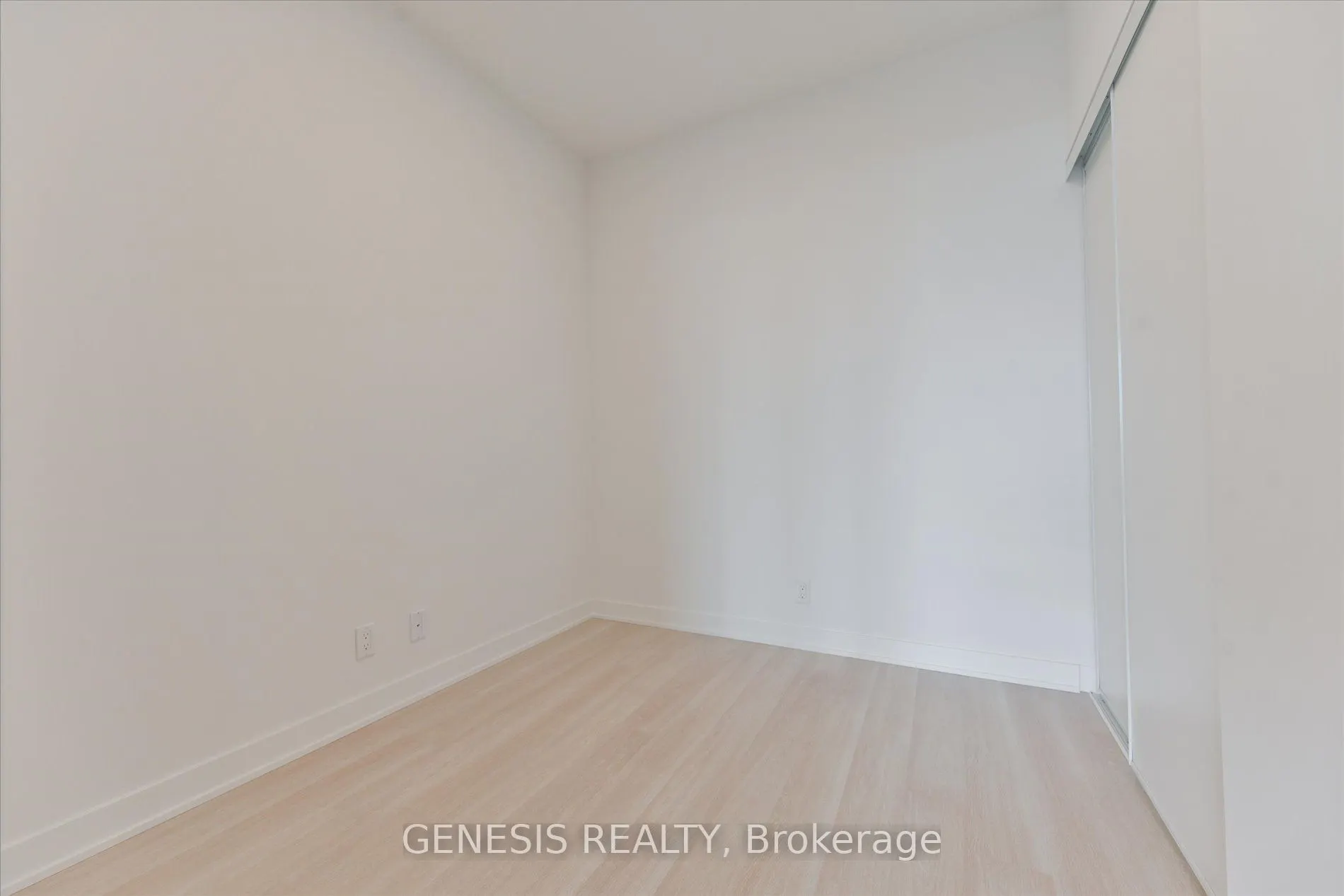 30 Upper Mall Way #2203
