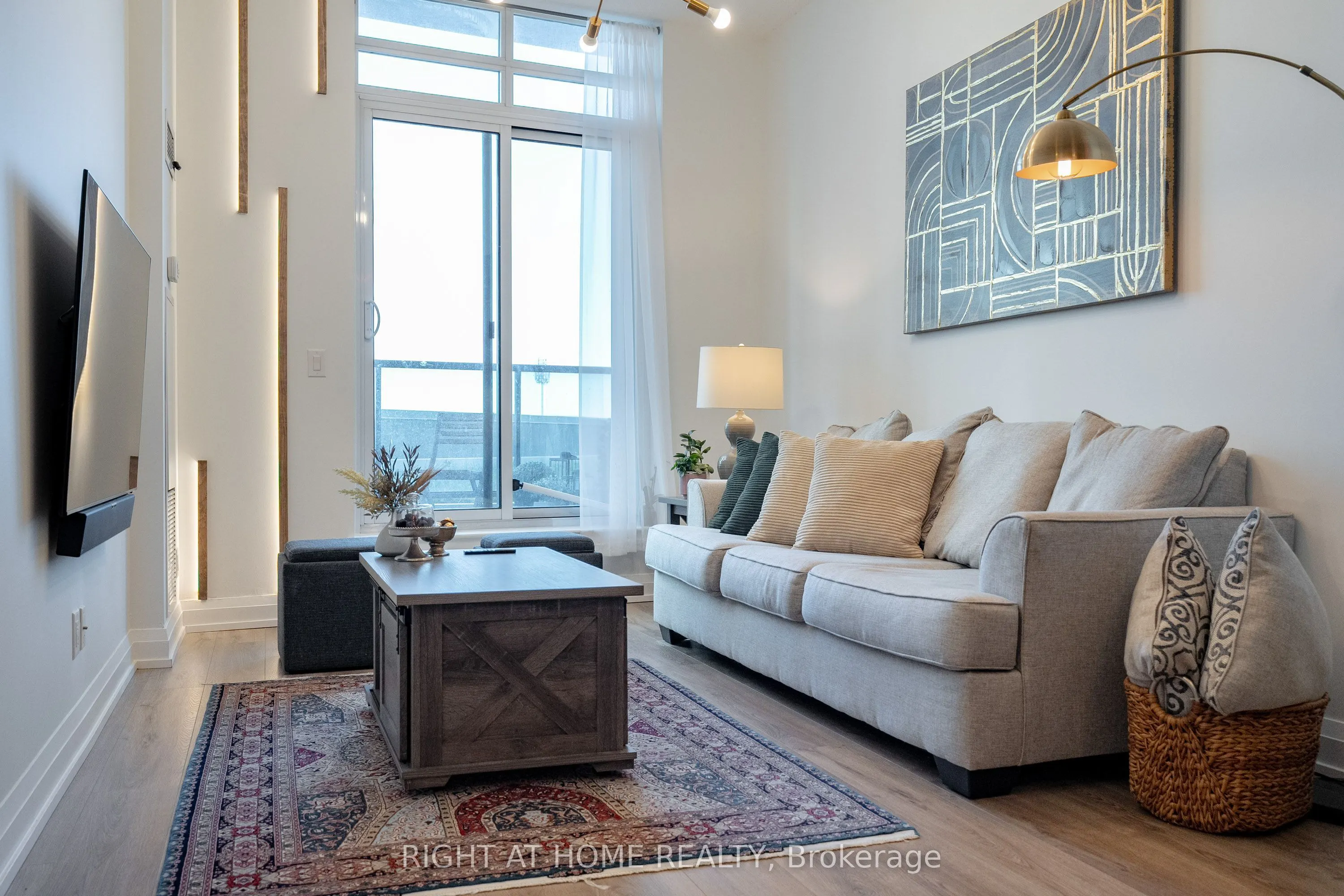 7171 Yonge Street #306