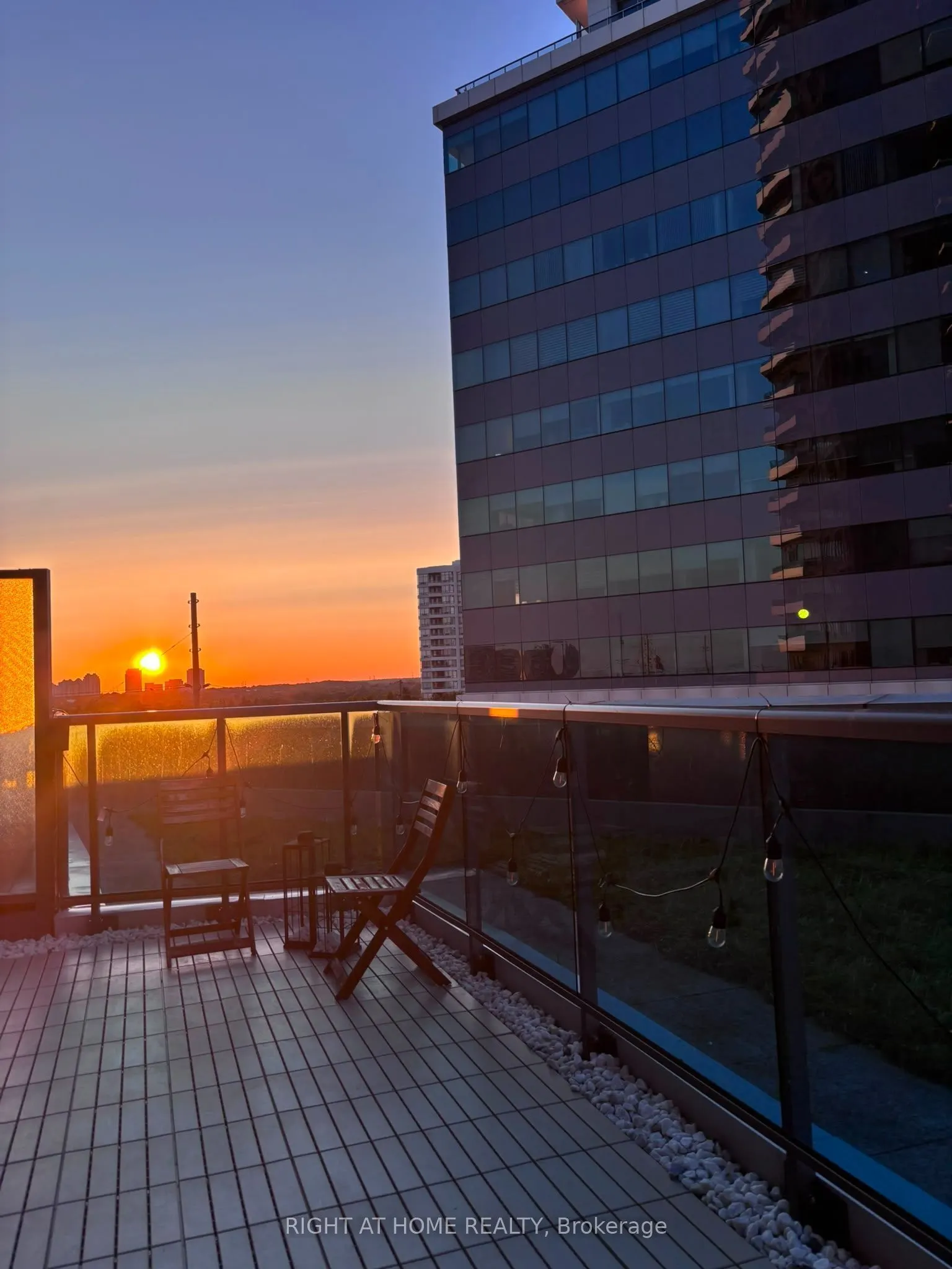 7171 Yonge Street #306