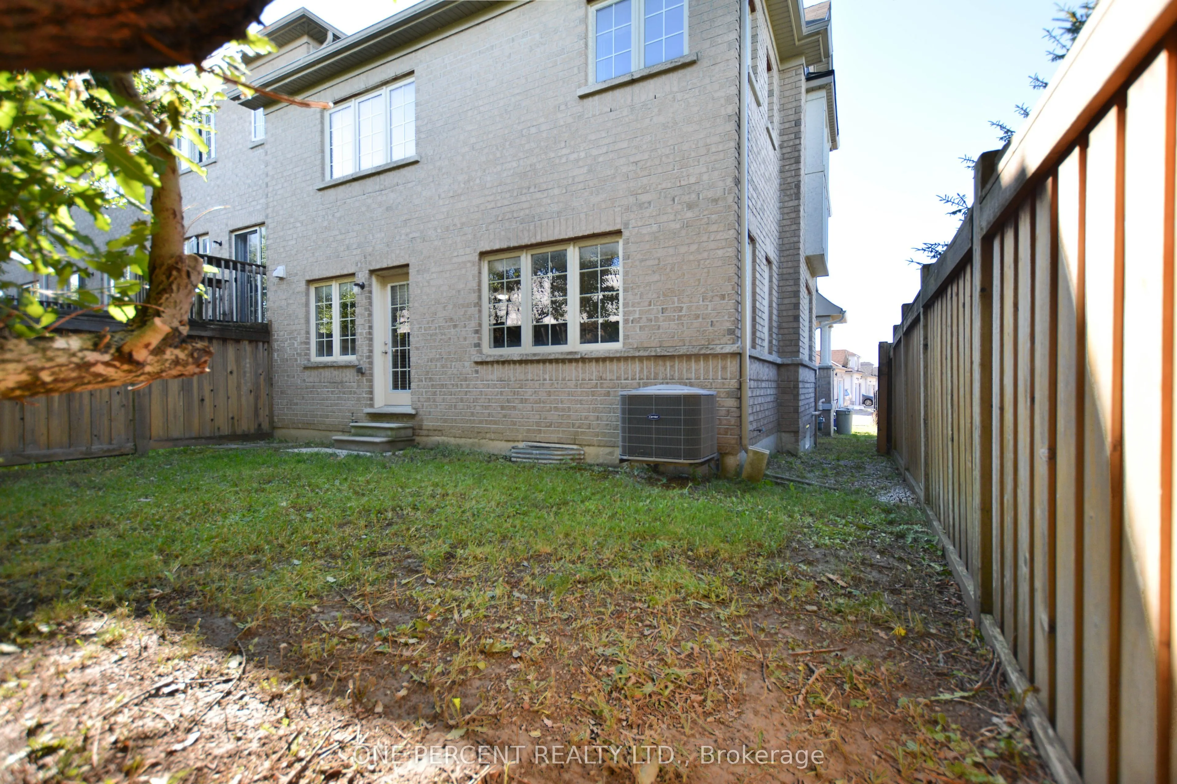 85 Benjamin Hood Crescent