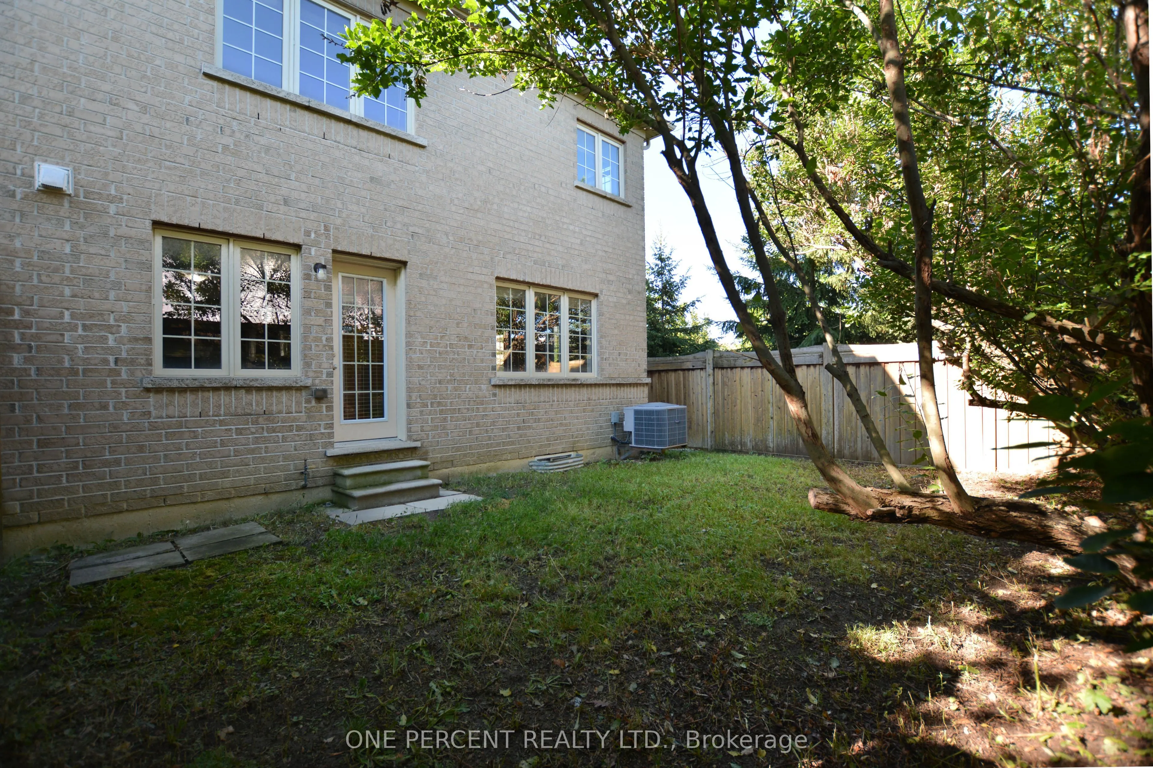 85 Benjamin Hood Crescent