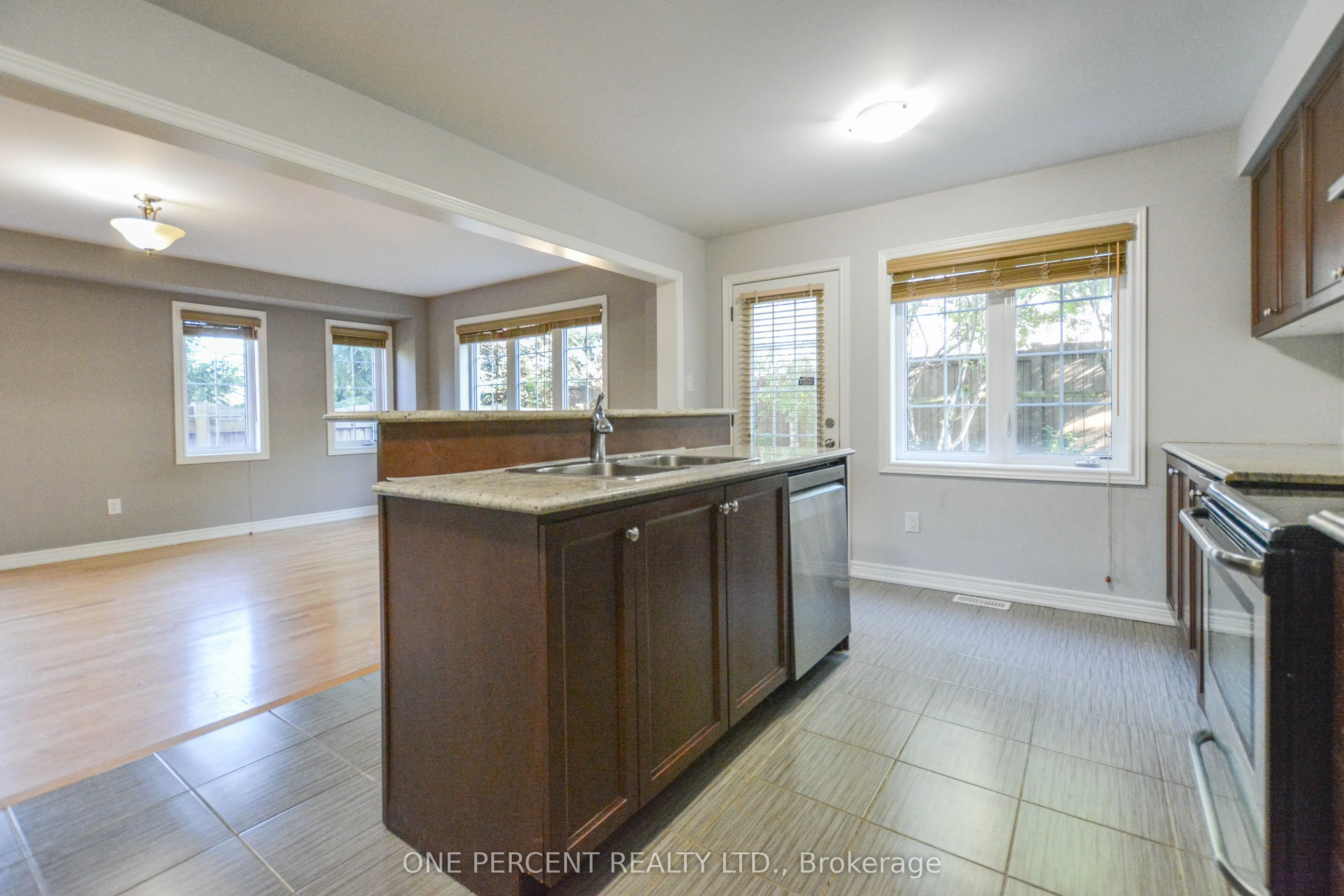 85 Benjamin Hood Crescent