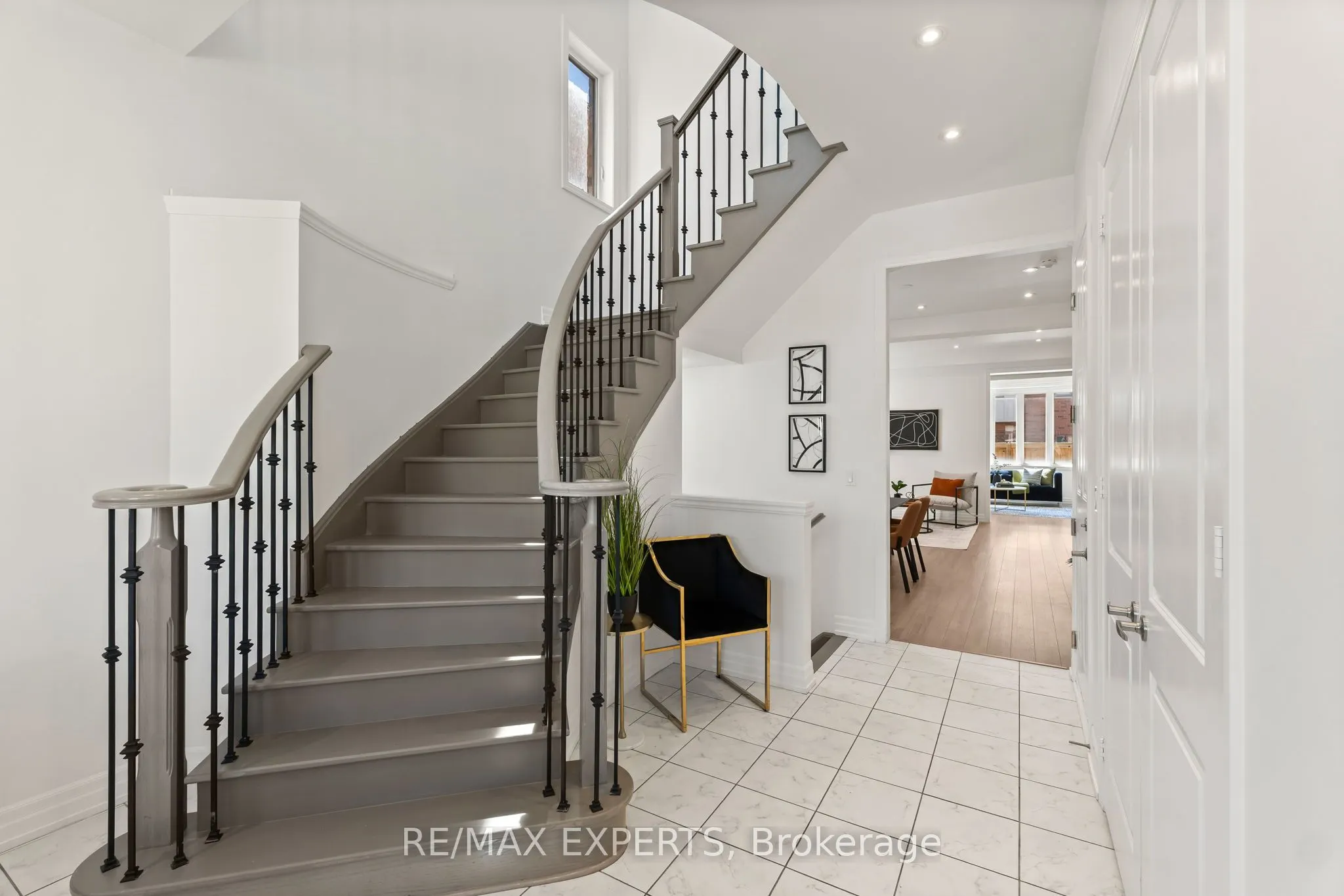 17 Red Rose Lane