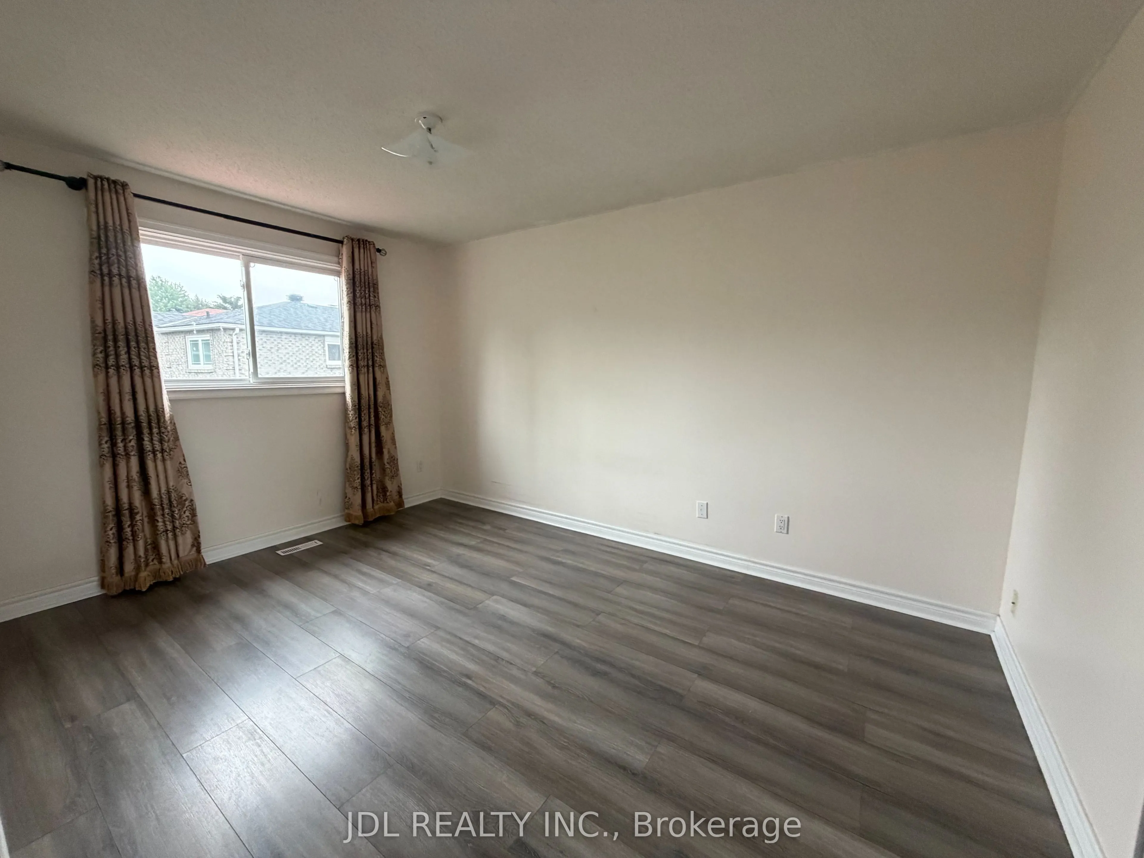 87 Strathmore Drive
