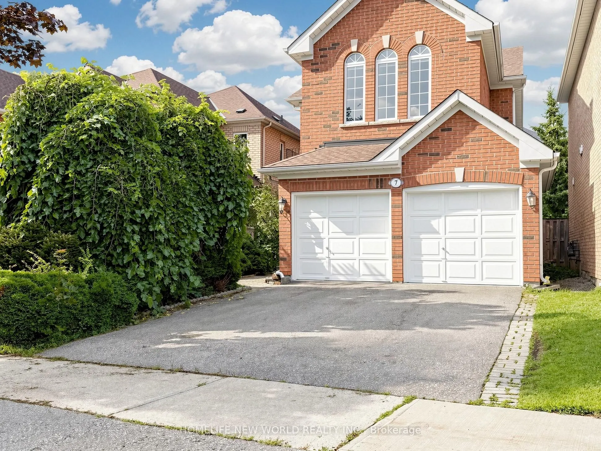 7 Monaco Crescent