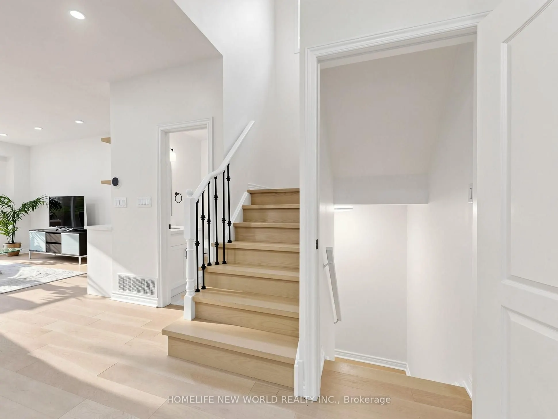 7 Monaco Crescent