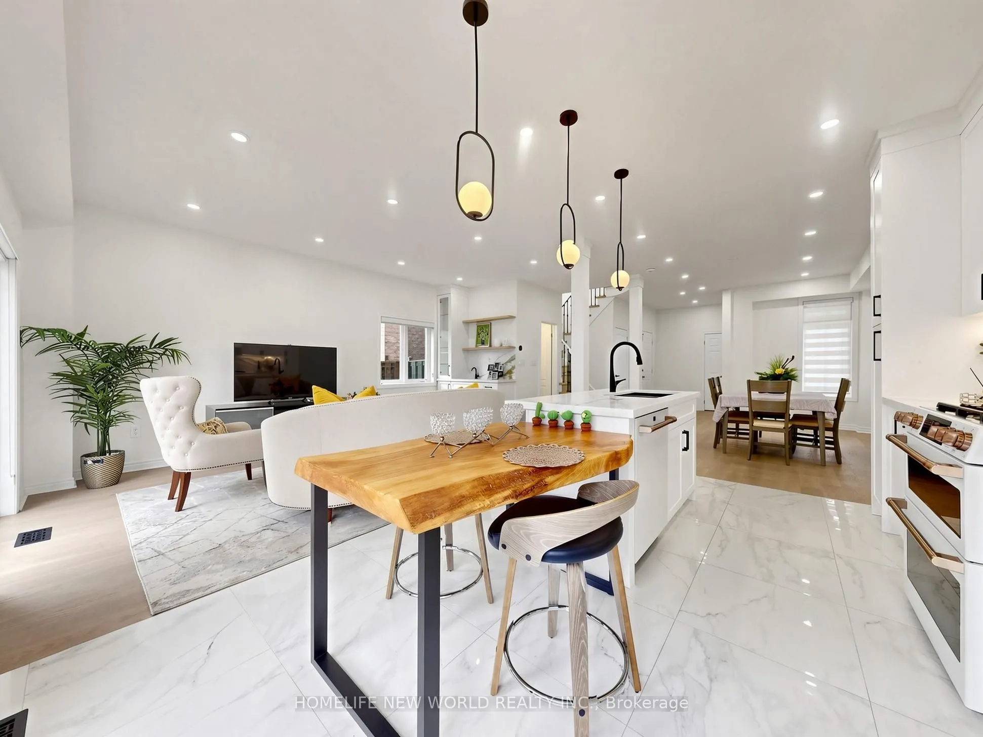 7 Monaco Crescent