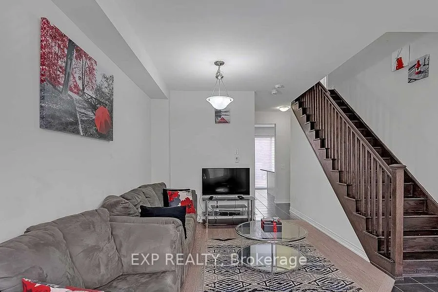 6 Frederick Pearson Street