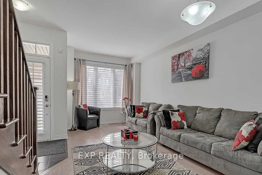 6 Frederick Pearson Street