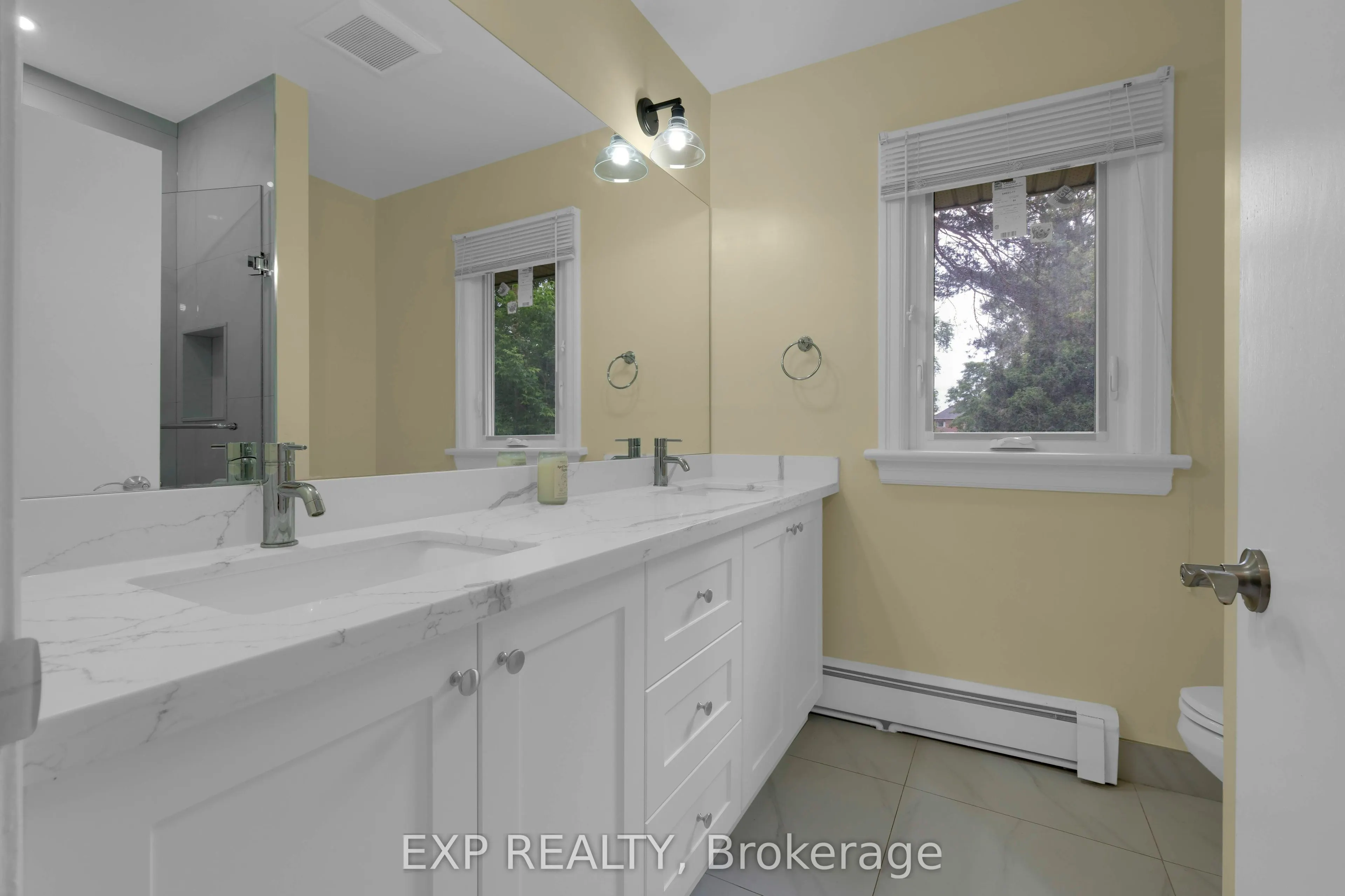 5373 Aurora Road