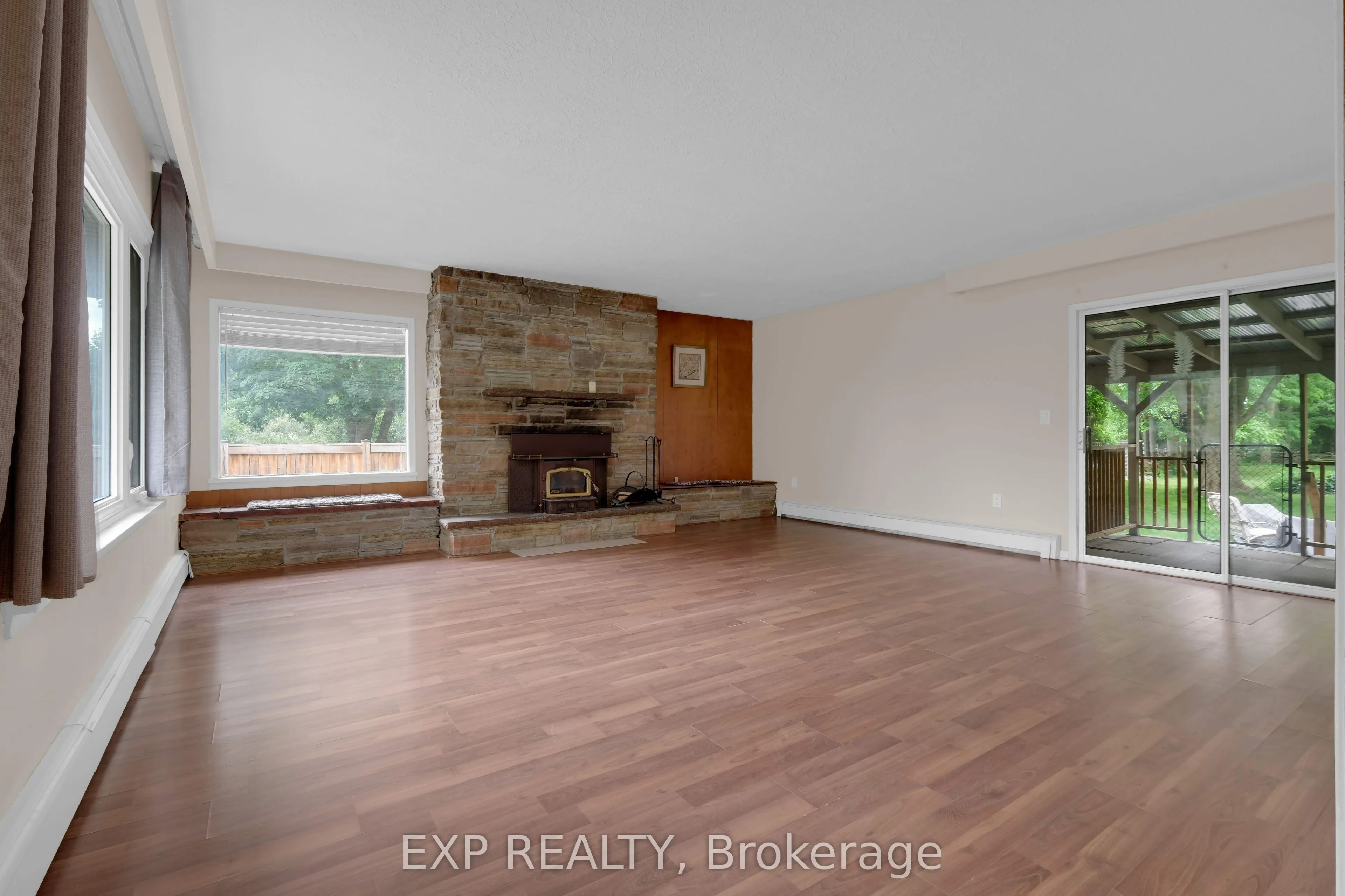 5373 Aurora Road