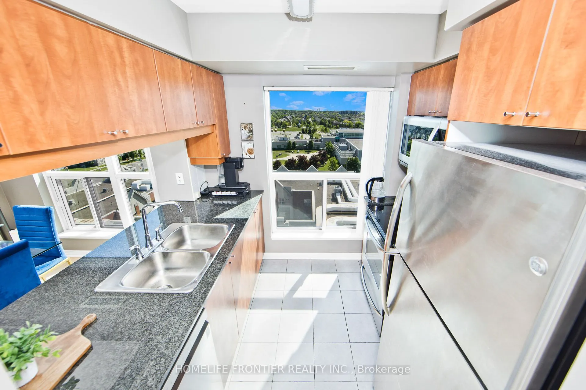 185 Oneida Crescent #1117