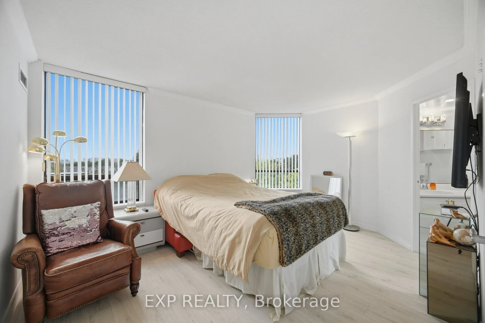 7440 Bathurst Street #410