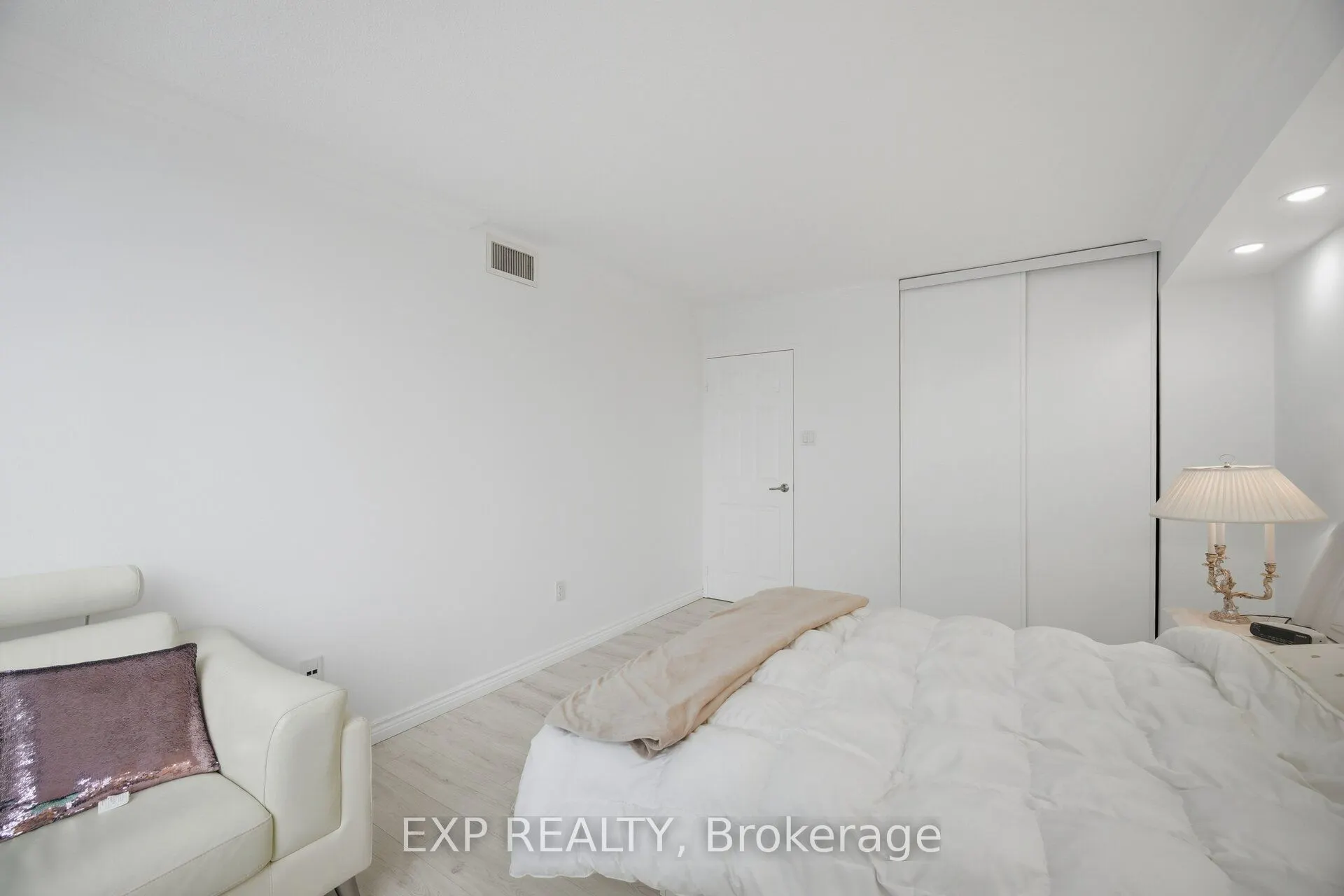 7440 Bathurst Street #410