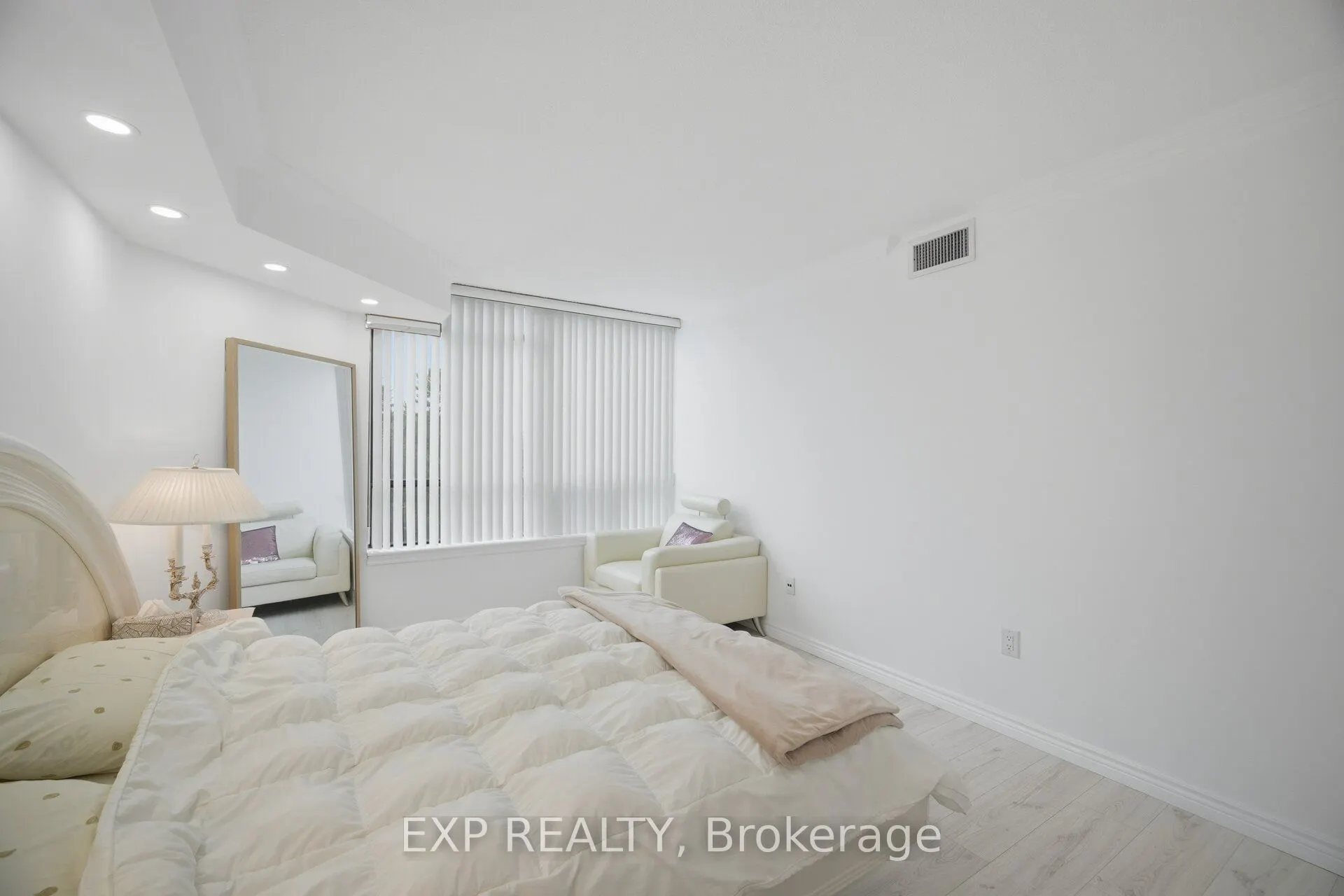 7440 Bathurst Street #410