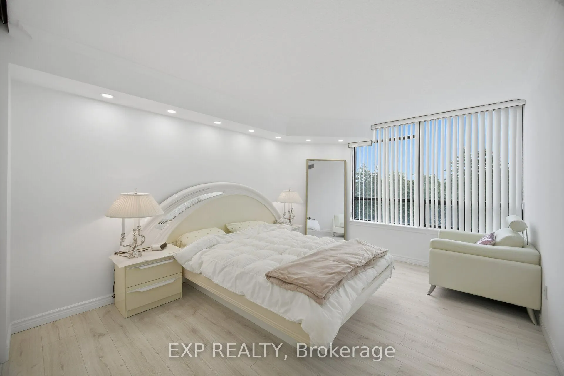 7440 Bathurst Street #410