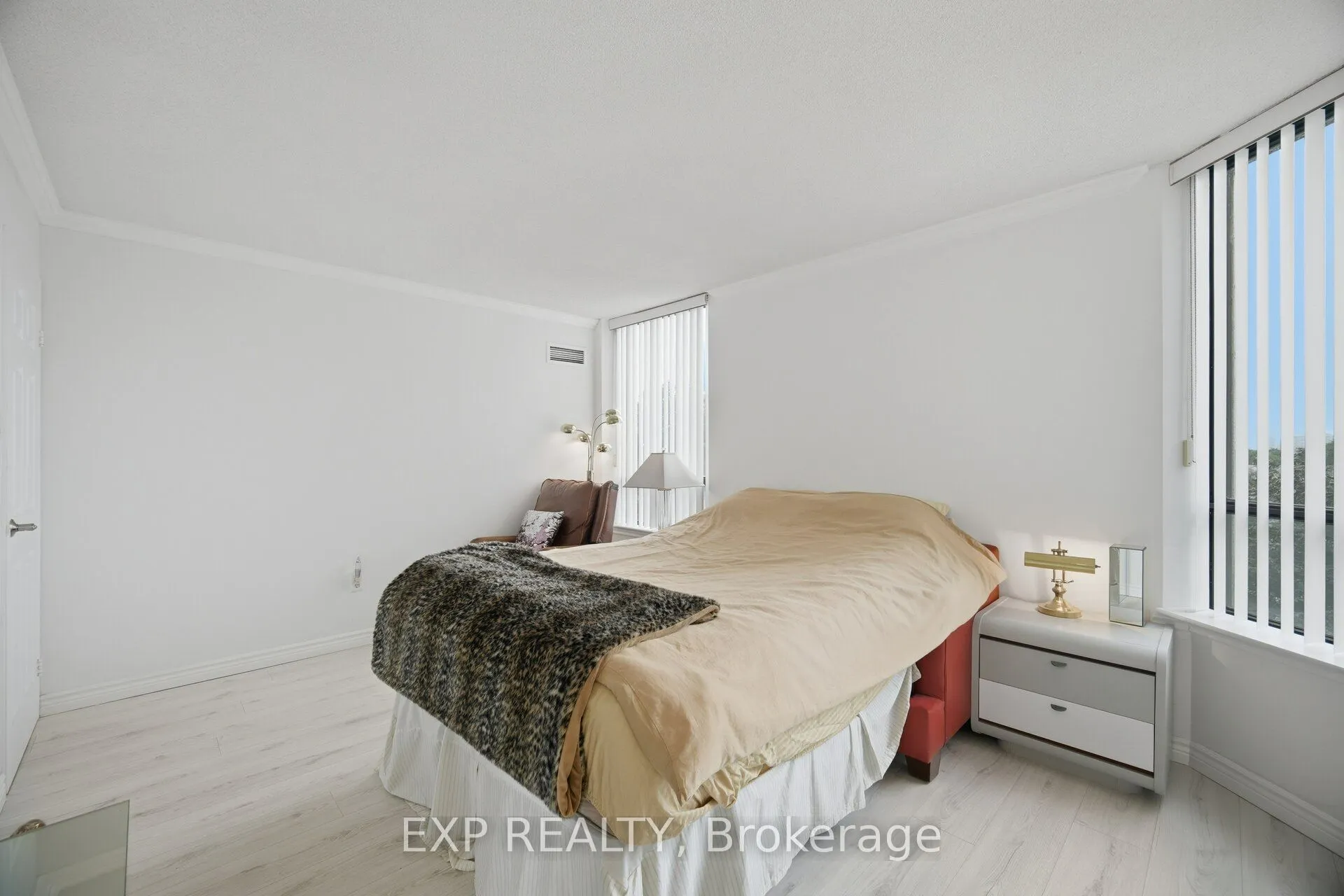 7440 Bathurst Street #410
